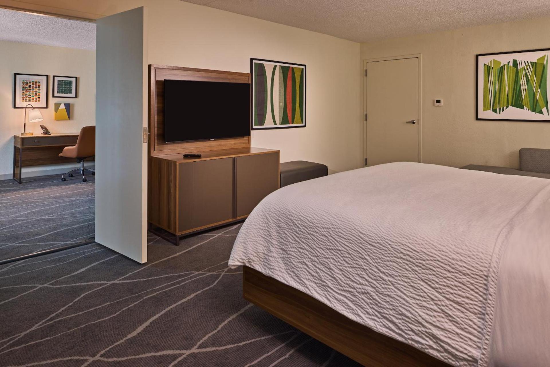 Holiday Inn Express & Suites Charleston DWTN - Medical CTR by IHG photo 14