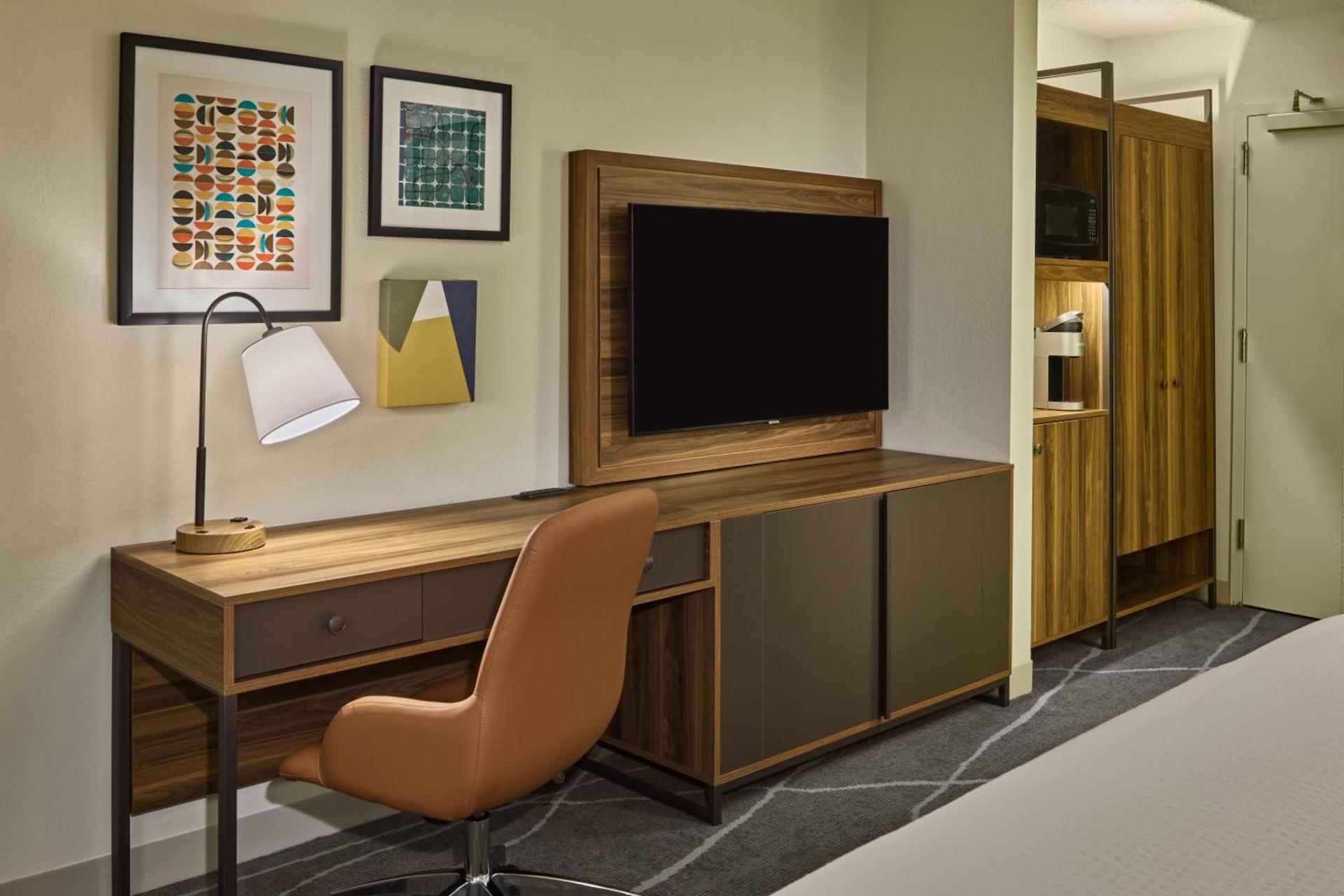 Holiday Inn Express & Suites Charleston DWTN - Medical CTR by IHG photo 17