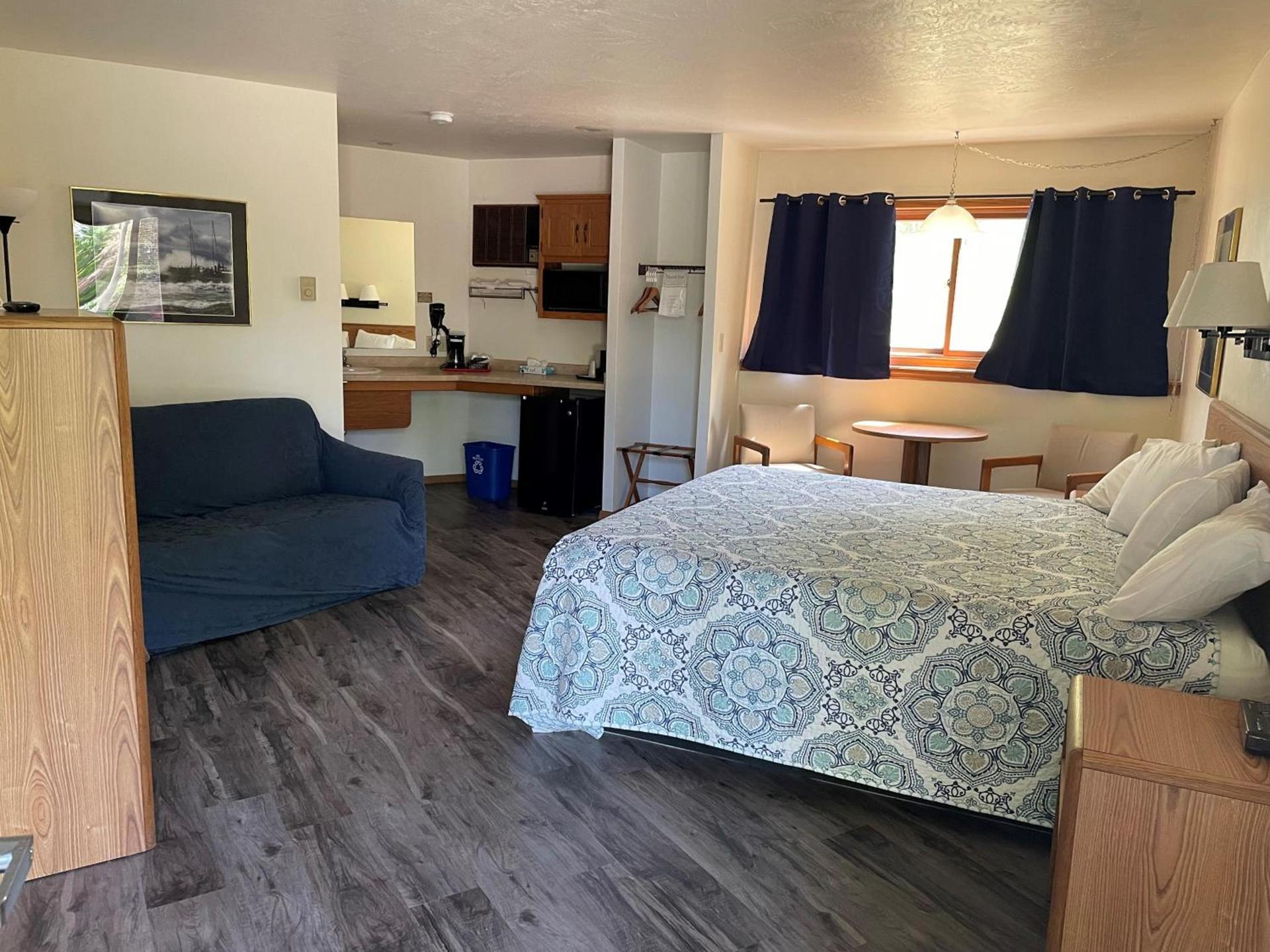 Parkside Inn photo 16