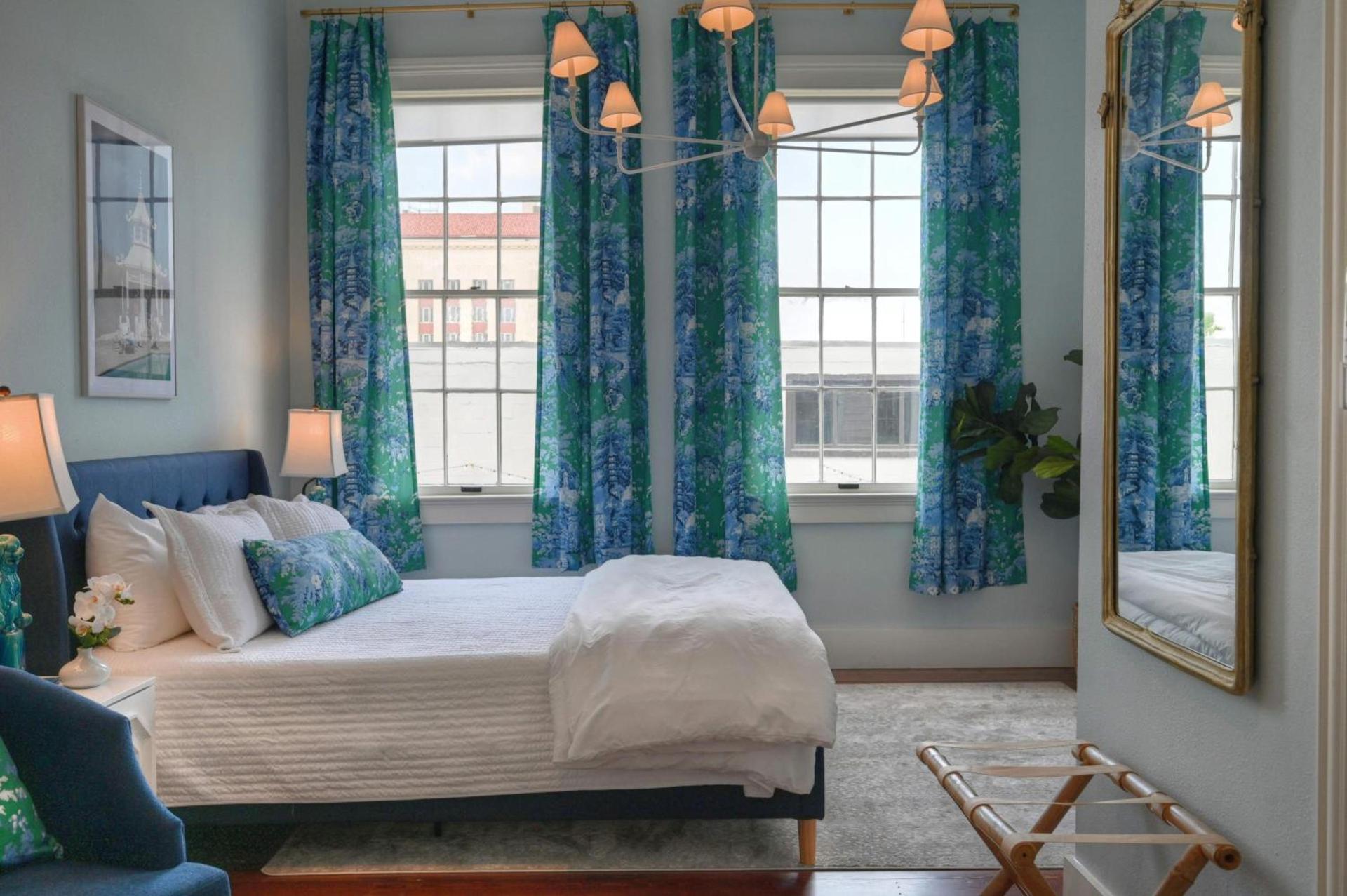 Sugars Inn Room 4 Historic NOLA Charm in Downtown Galveston photo 10