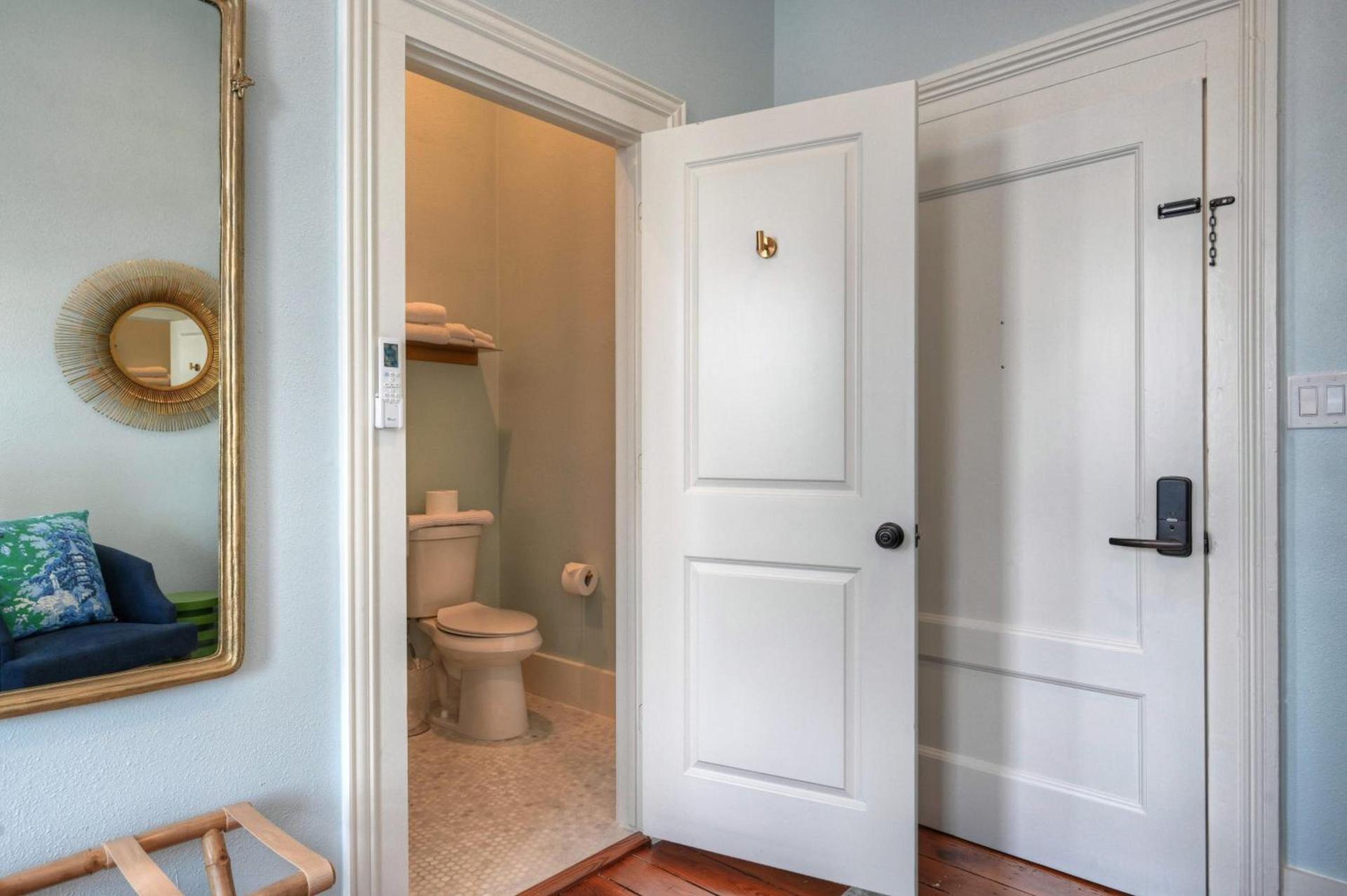 Sugars Inn Room 4 Historic NOLA Charm in Downtown Galveston photo 8