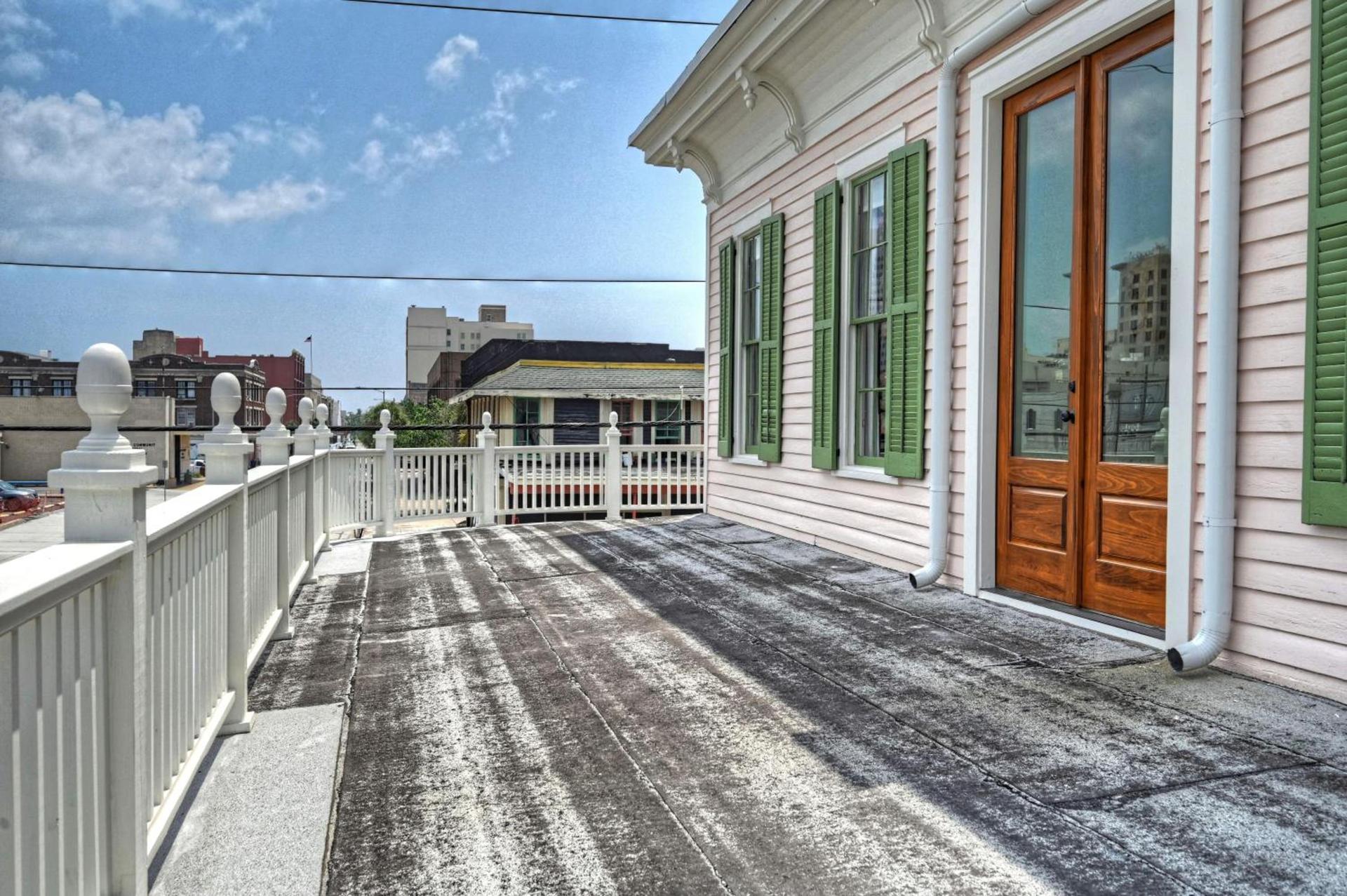 Sugars Inn Room 4 Historic NOLA Charm in Downtown Galveston photo 16