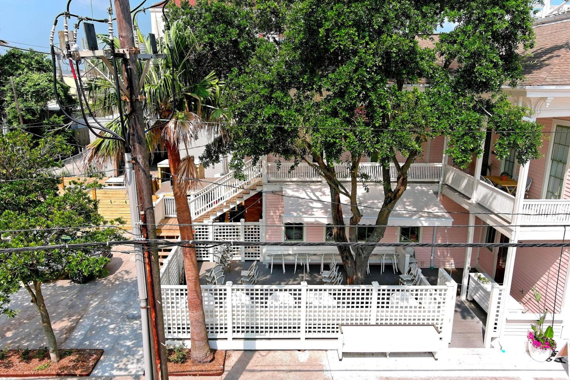 Sugars Inn Room 4 Historic NOLA Charm in Downtown Galveston photo 25