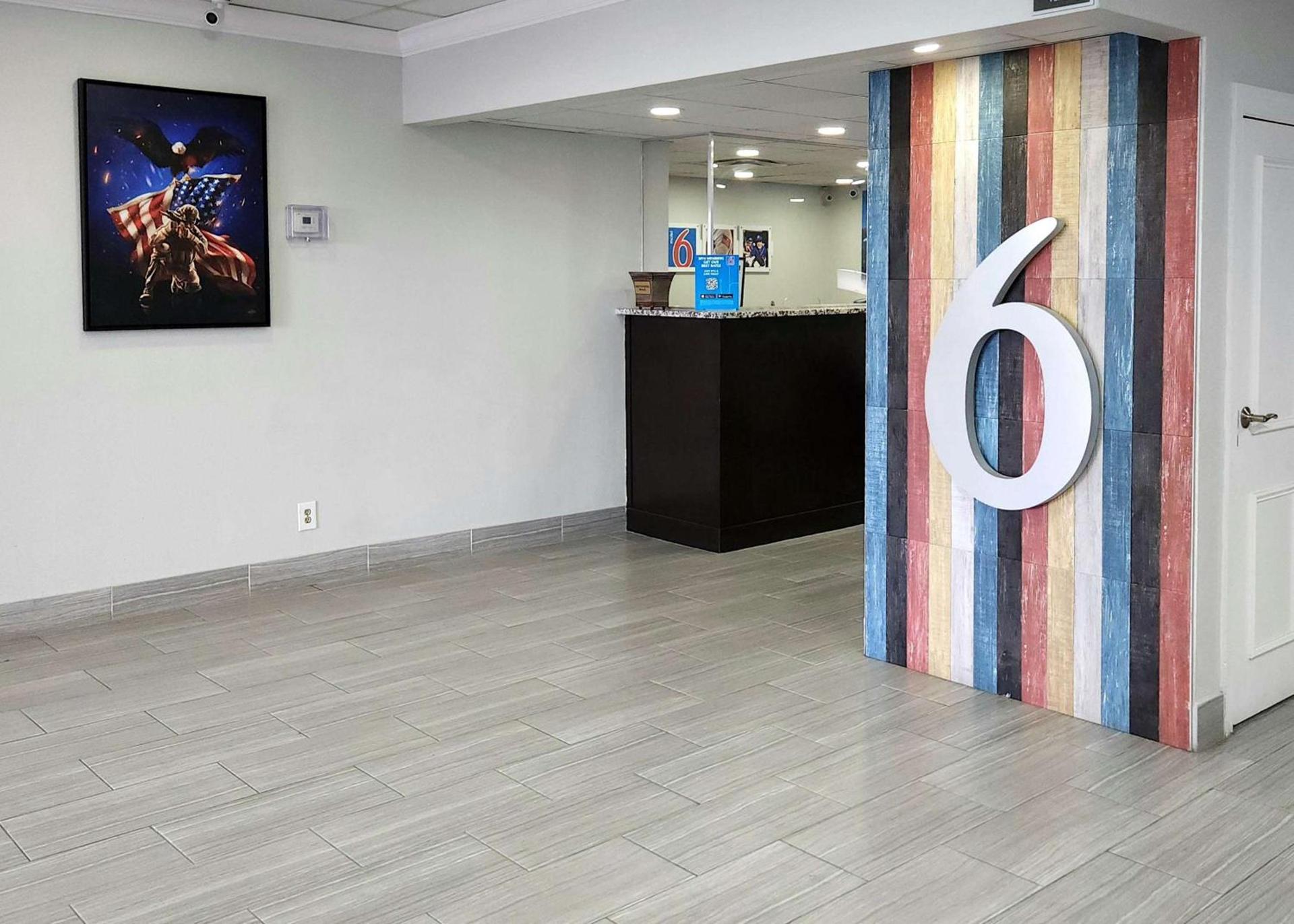 Motel 6-Columbus, GA - Downtown photo 4