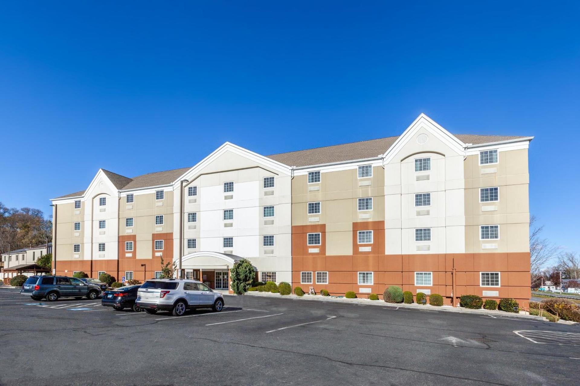 Candlewood Suites-West Springfield by IHG photo 52