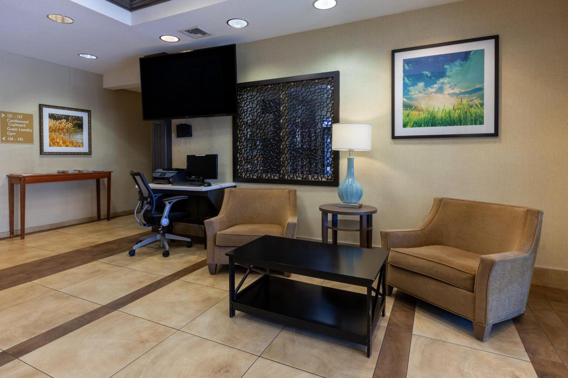 Candlewood Suites-West Springfield by IHG photo 54