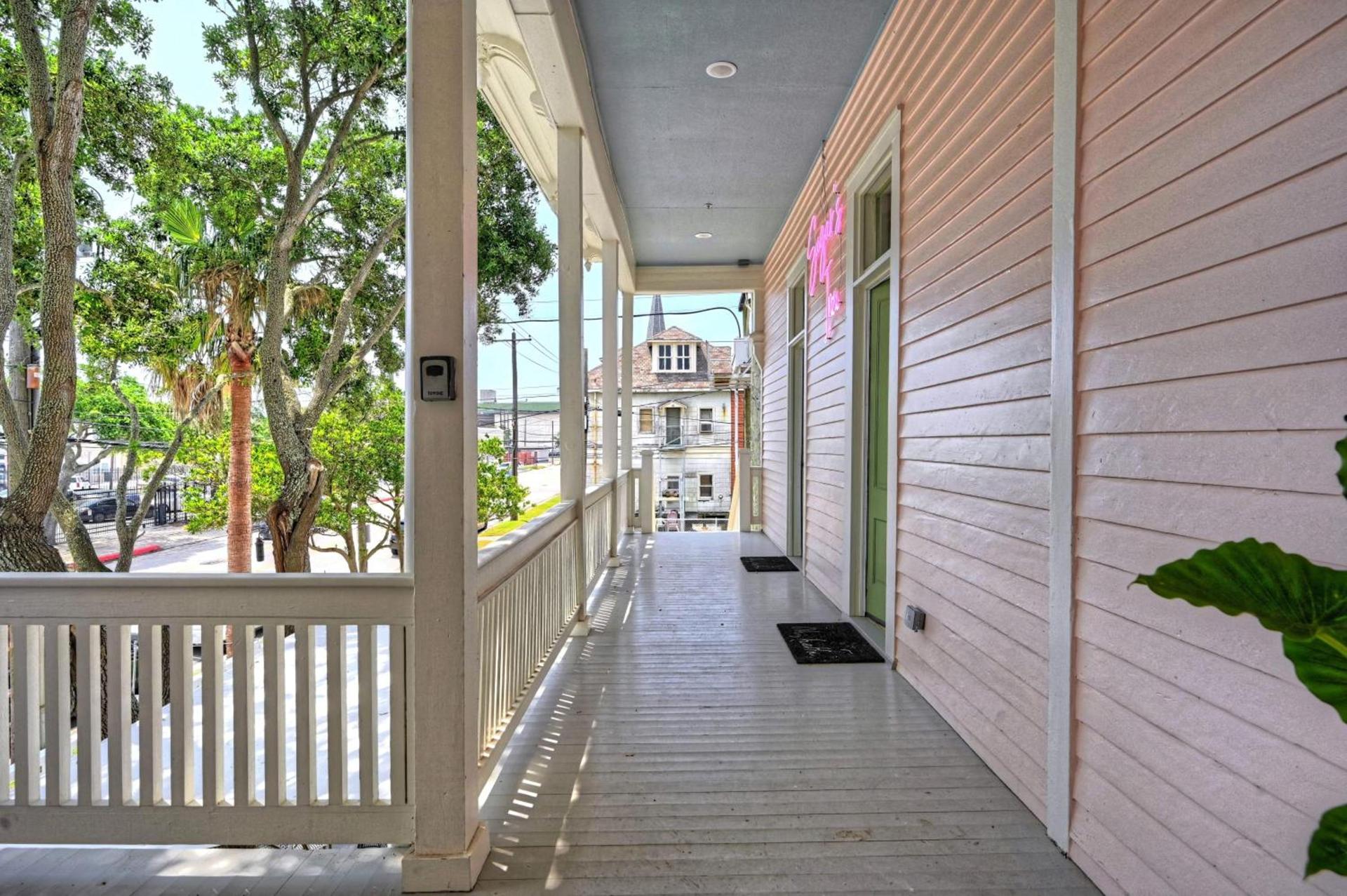 Sugars Inn Room 3 Walk to Cruise Terminal One Mile to Beach photo 24