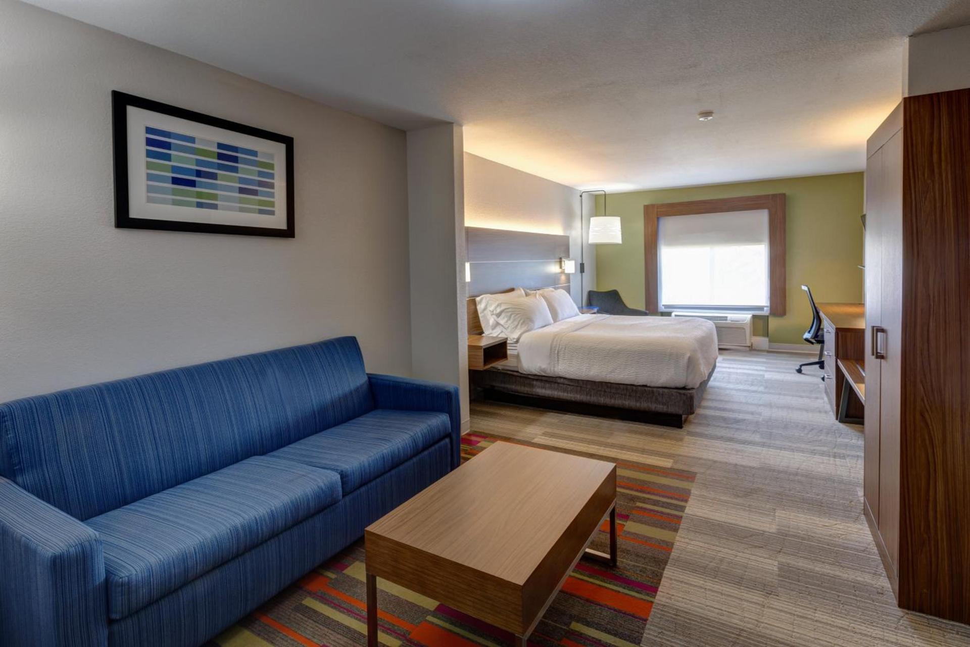 Holiday Inn Express & Suites Shelbyville Indianapolis by IHG photo 46