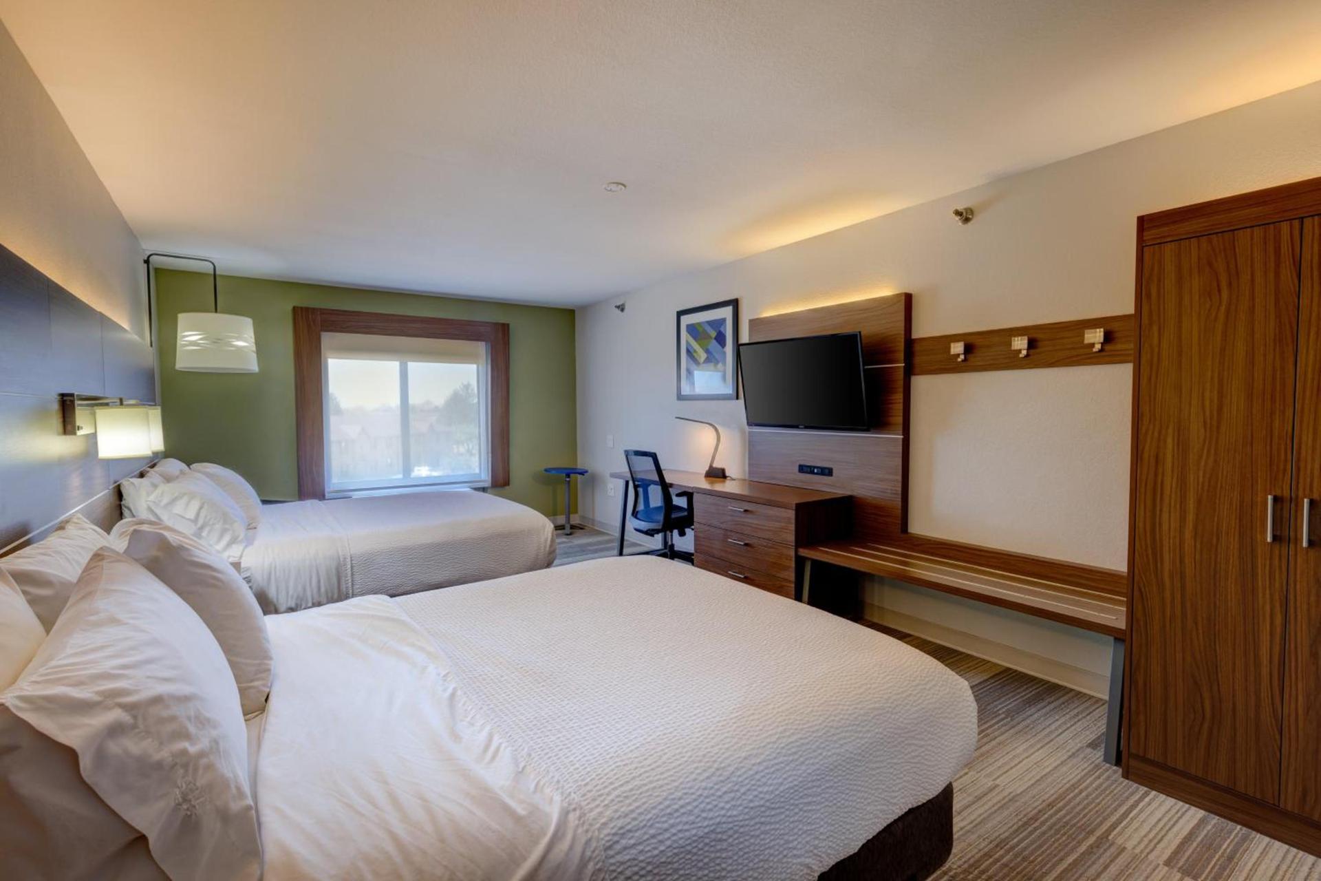 Holiday Inn Express & Suites Shelbyville Indianapolis by IHG photo 49