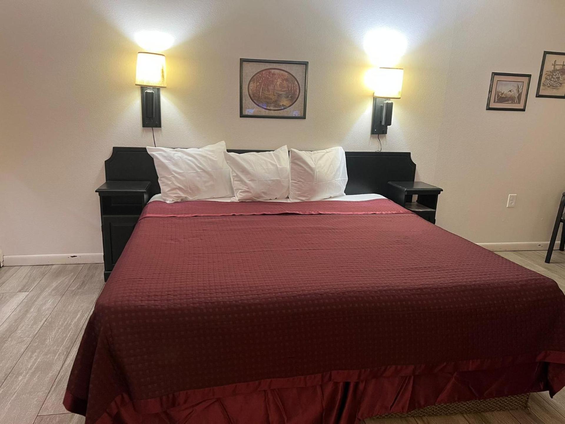 Central Motel photo 9