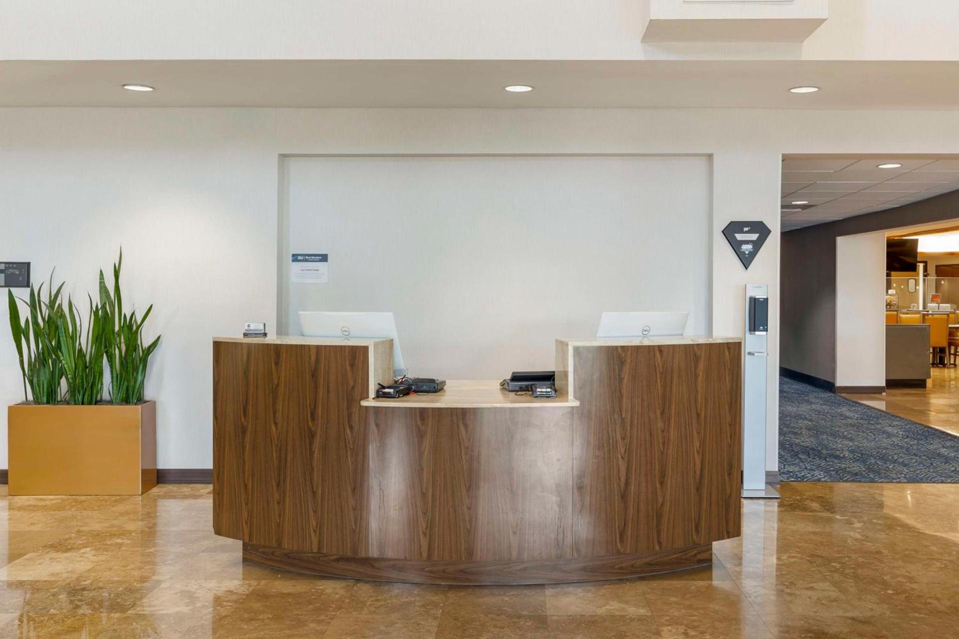 Best Western Plus Henderson Hotel photo 2