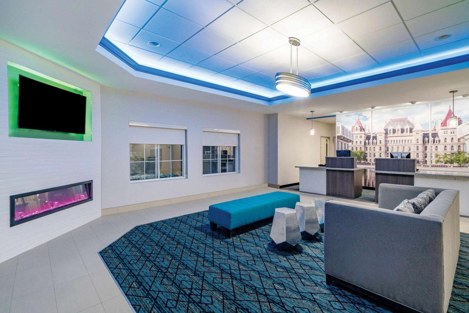 La Quinta by Wyndham Latham Albany Airport photo 4