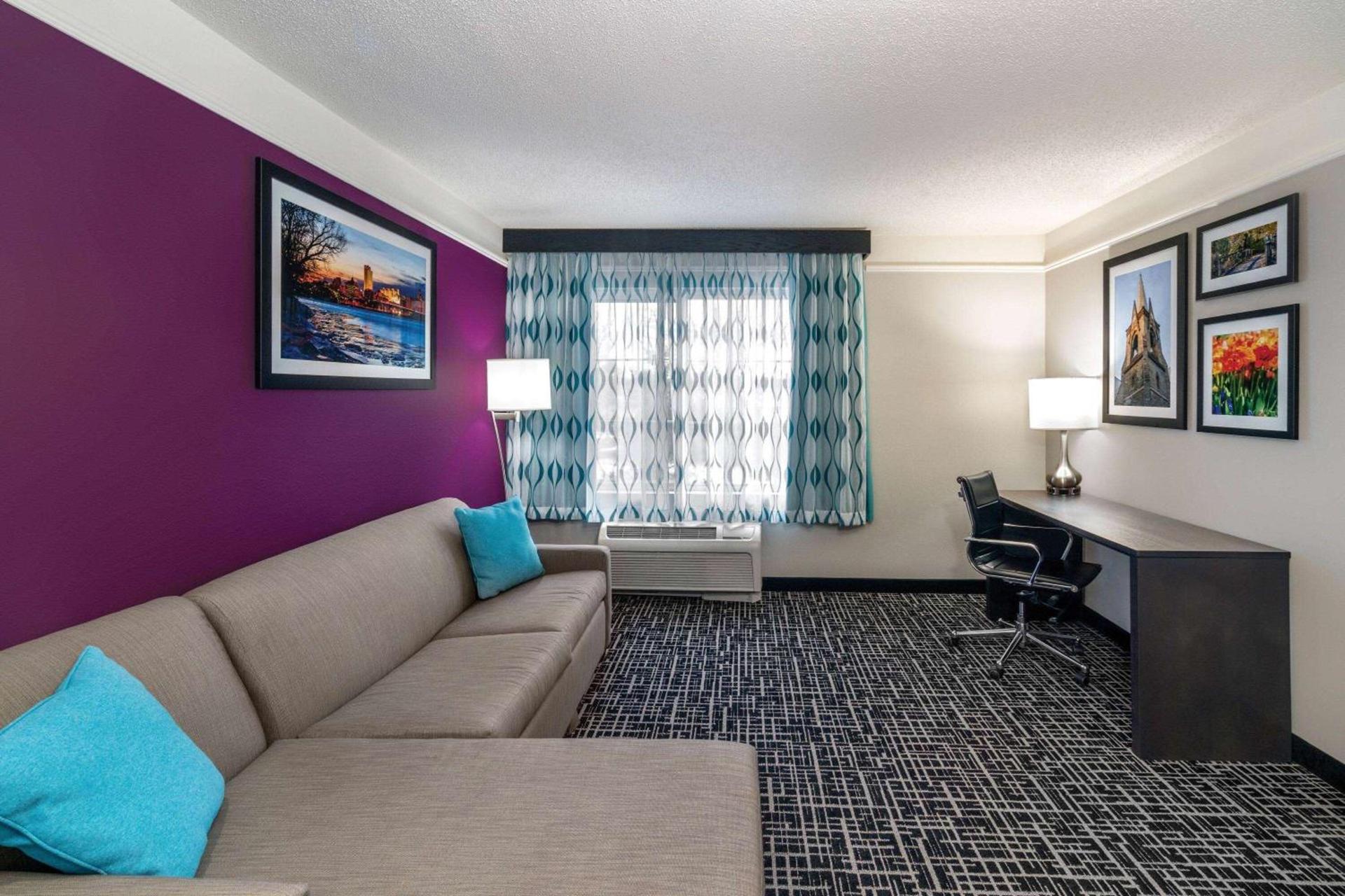La Quinta by Wyndham Latham Albany Airport photo 17