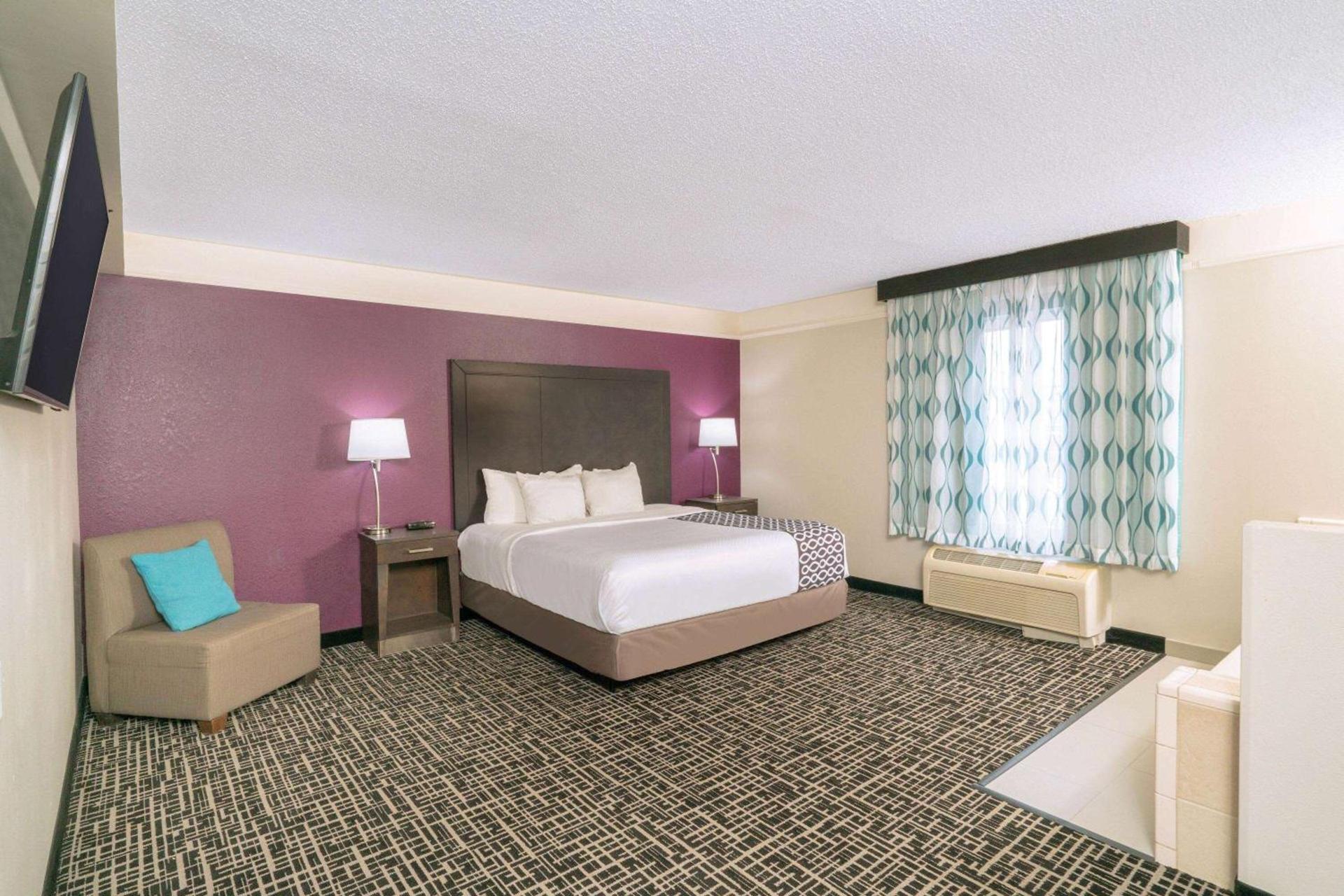 La Quinta by Wyndham Latham Albany Airport photo 21