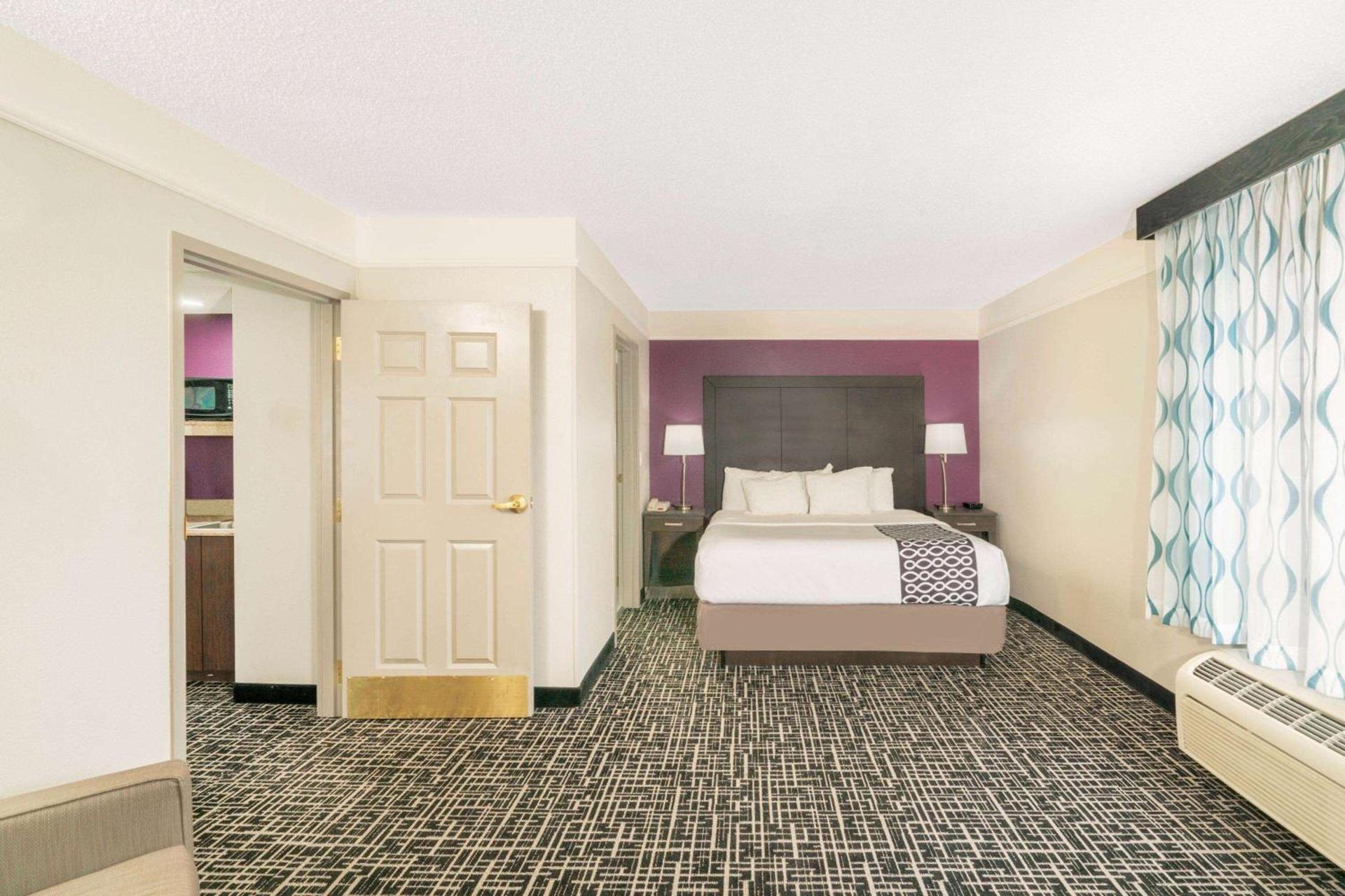 La Quinta by Wyndham Latham Albany Airport photo 25