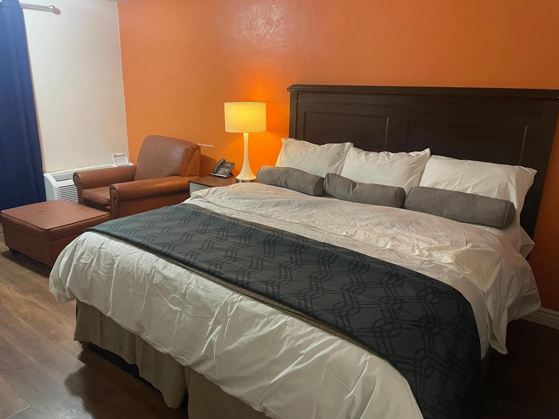 B&J HOTEL AND APARTMENTS photo 10