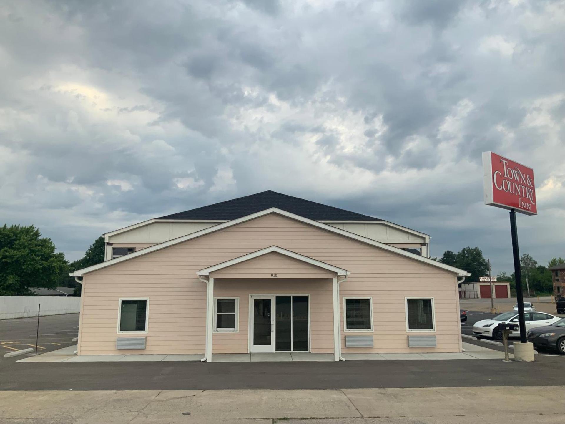 Days Inn by Wyndham Troy IL photo 17