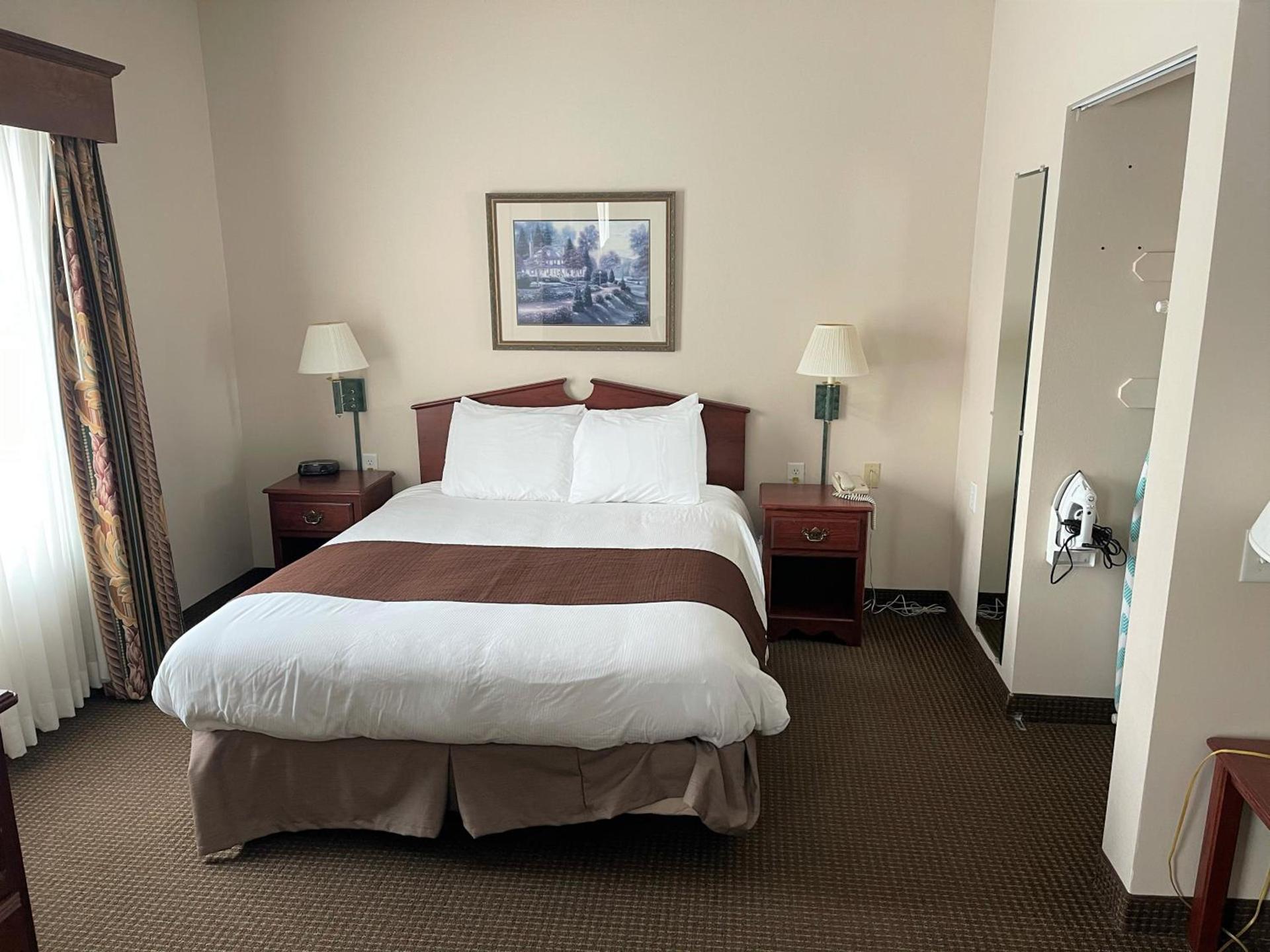 River Hills Hotel- Mankato photo 19