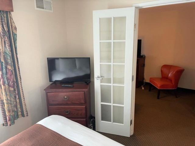 River Hills Hotel- Mankato photo 27
