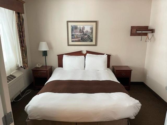 River Hills Hotel- Mankato photo 25