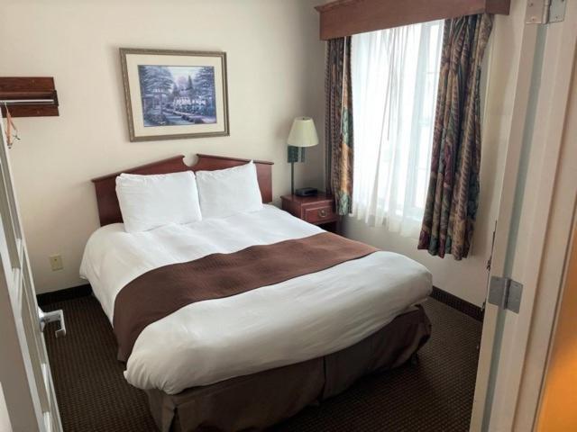 River Hills Hotel- Mankato photo 22