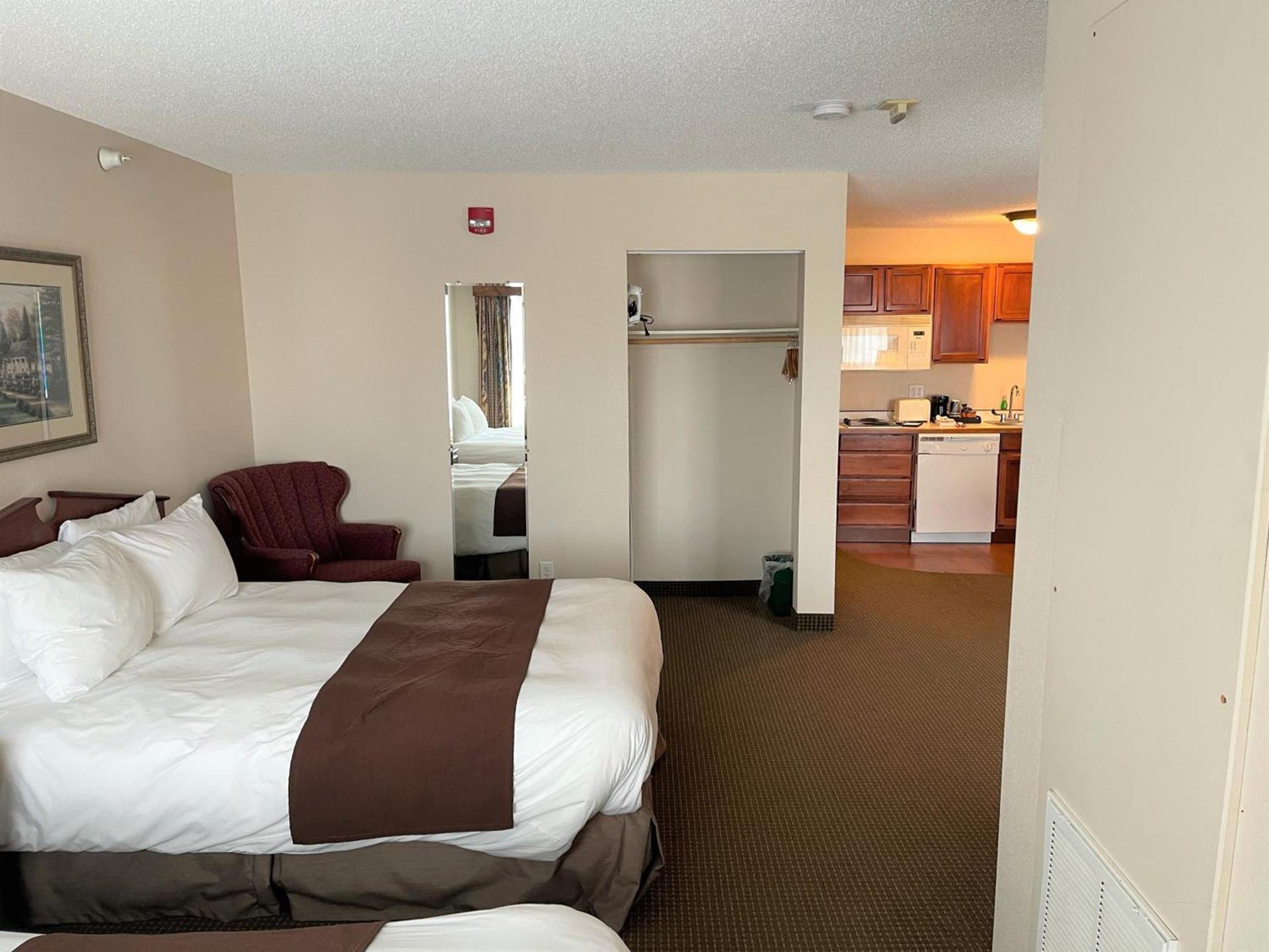 River Hills Hotel- Mankato photo 33