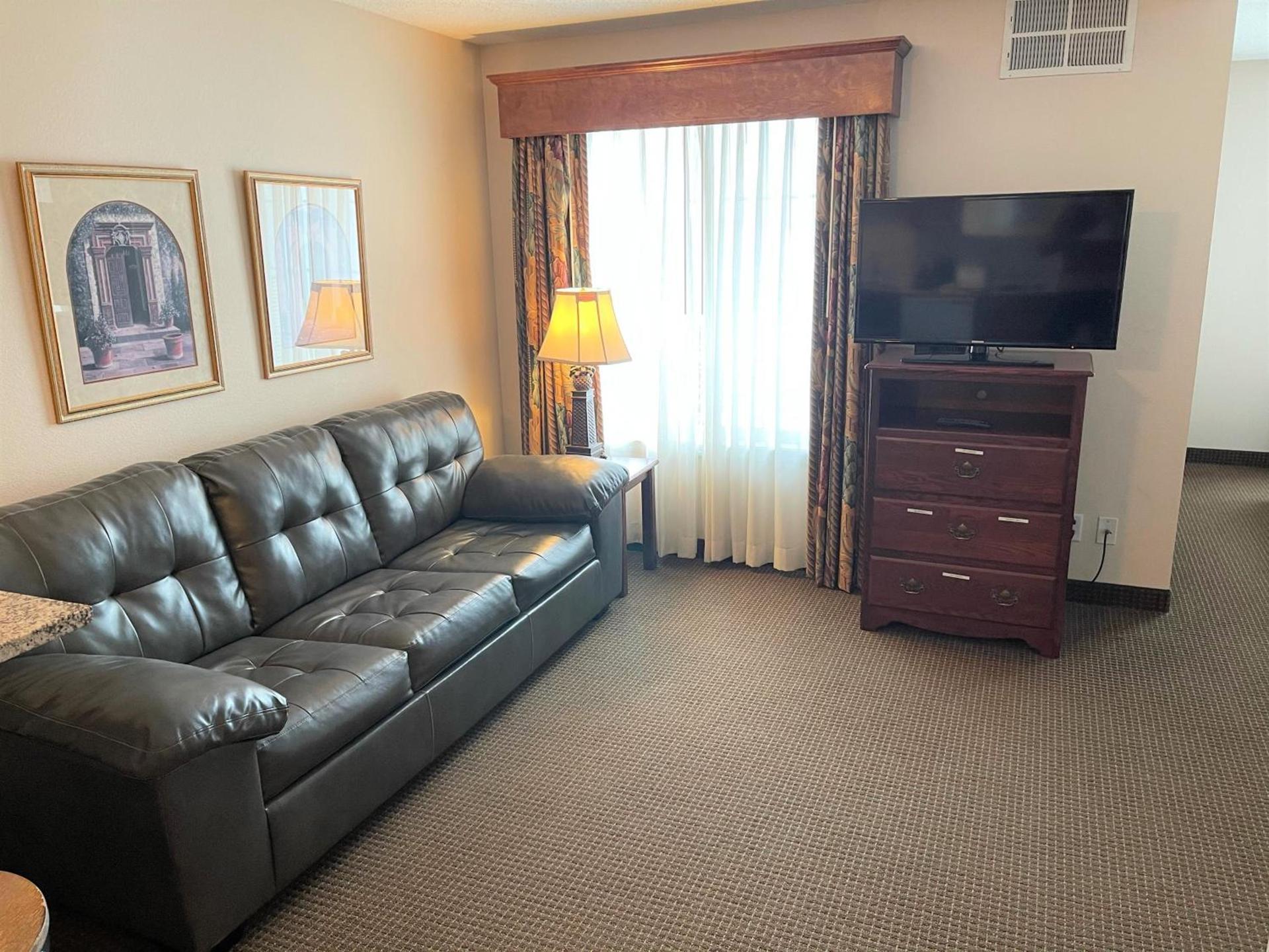 River Hills Hotel- Mankato photo 29