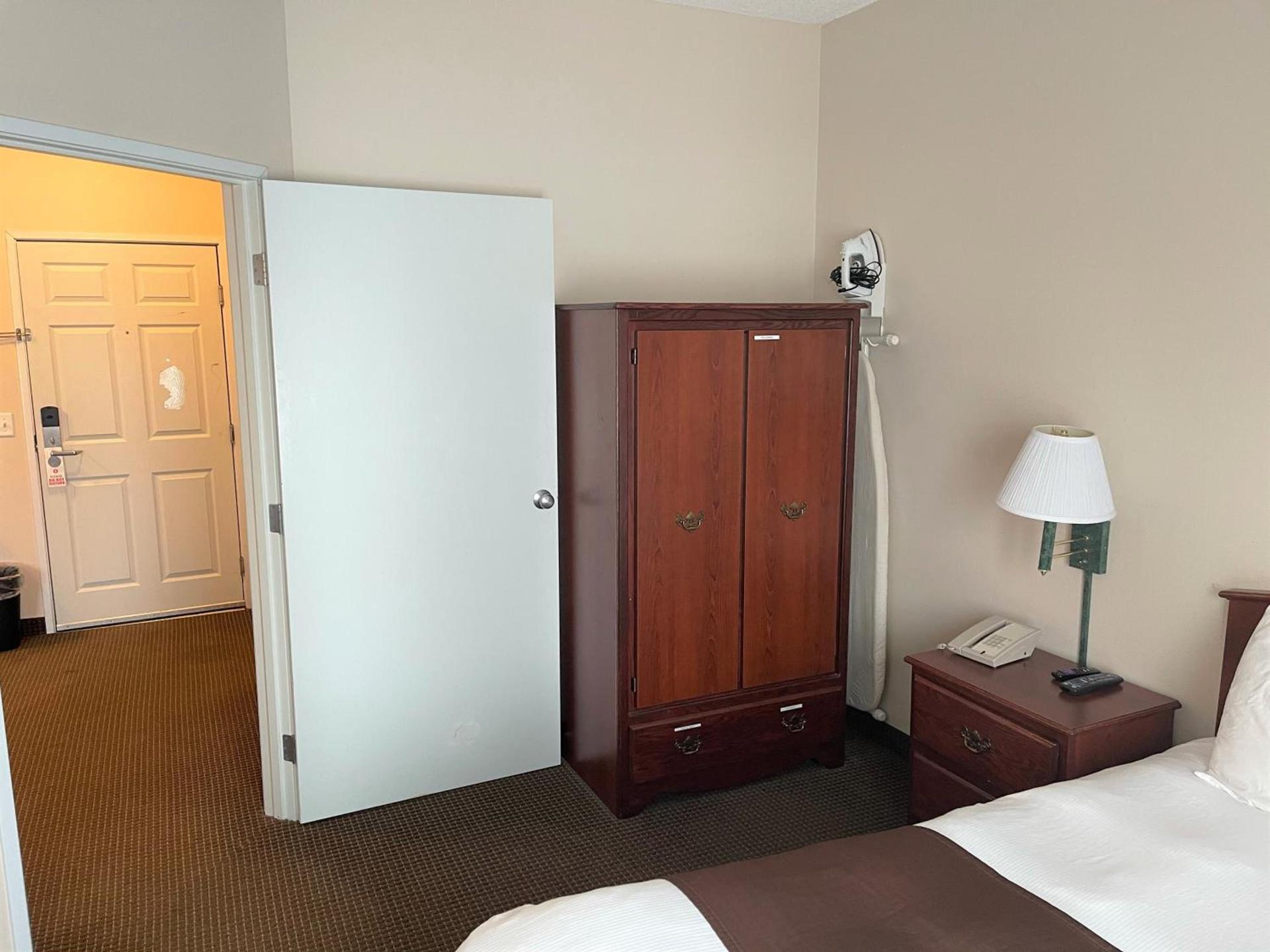 River Hills Hotel- Mankato photo 38