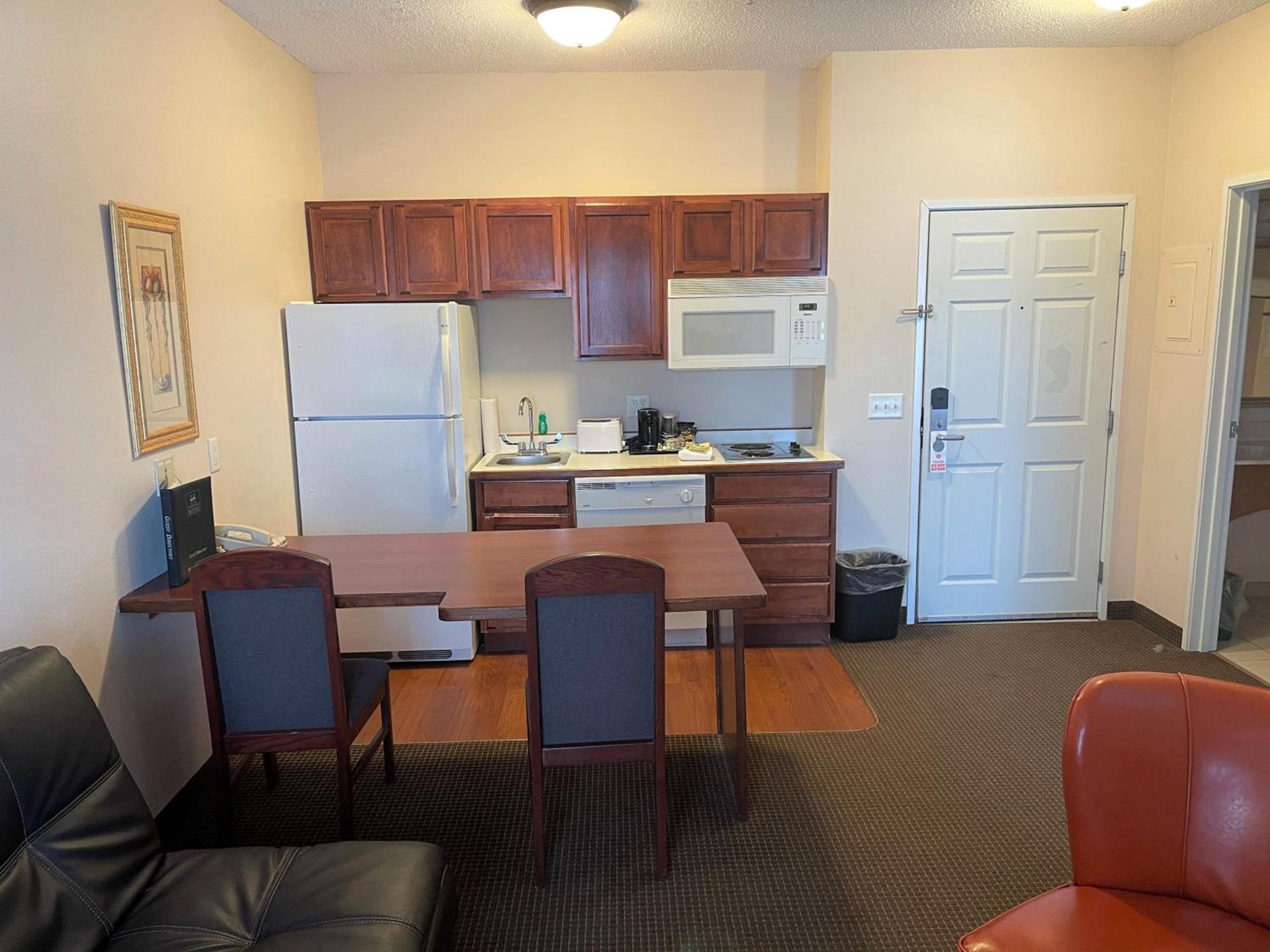 River Hills Hotel- Mankato photo 37