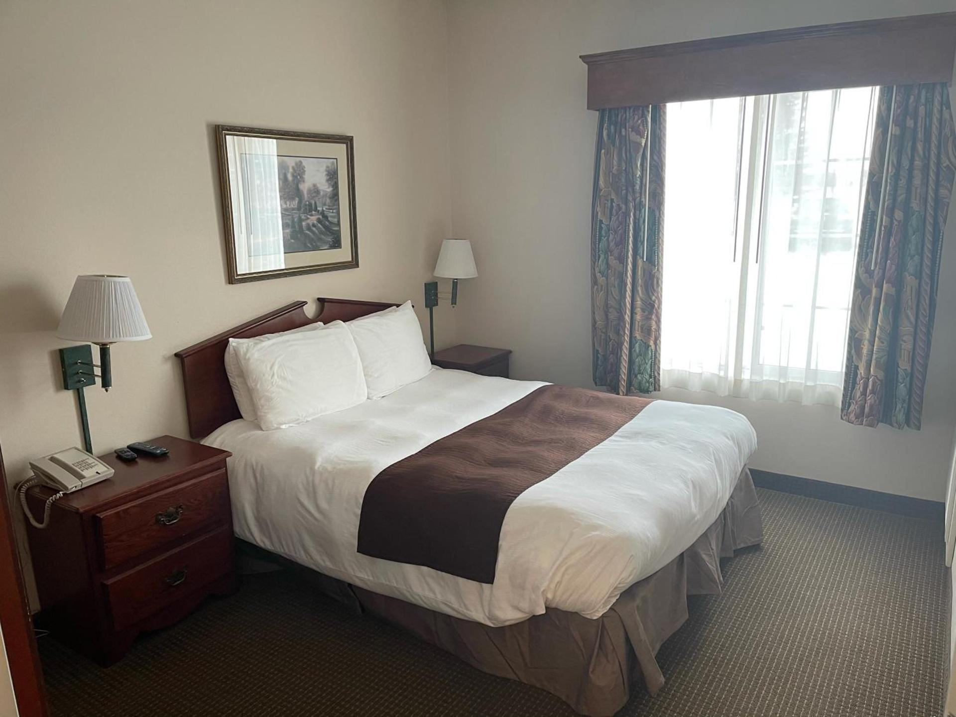 River Hills Hotel- Mankato photo 35