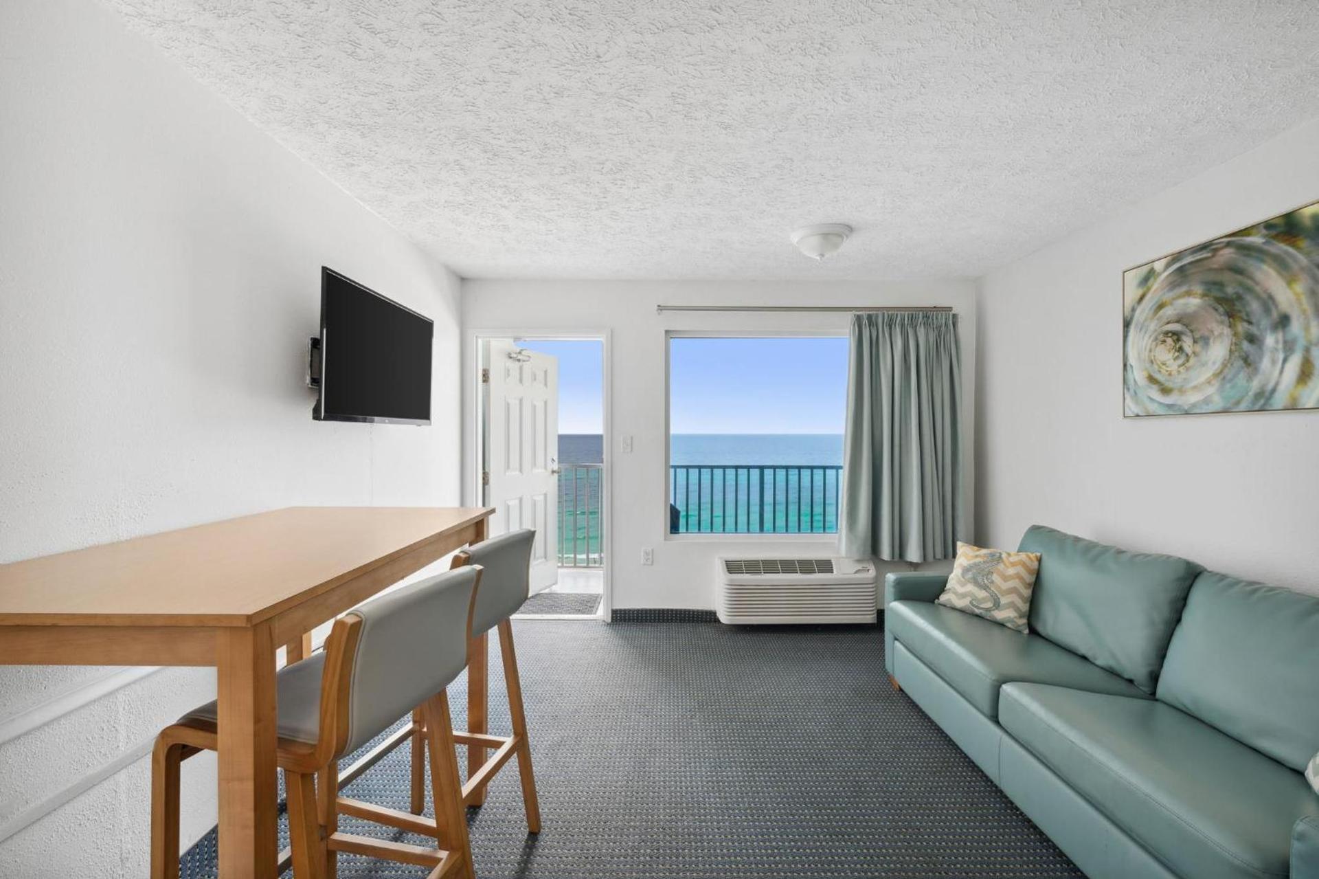 Beachcomber Beachfront Hotel, a By The Sea Resort photo 9