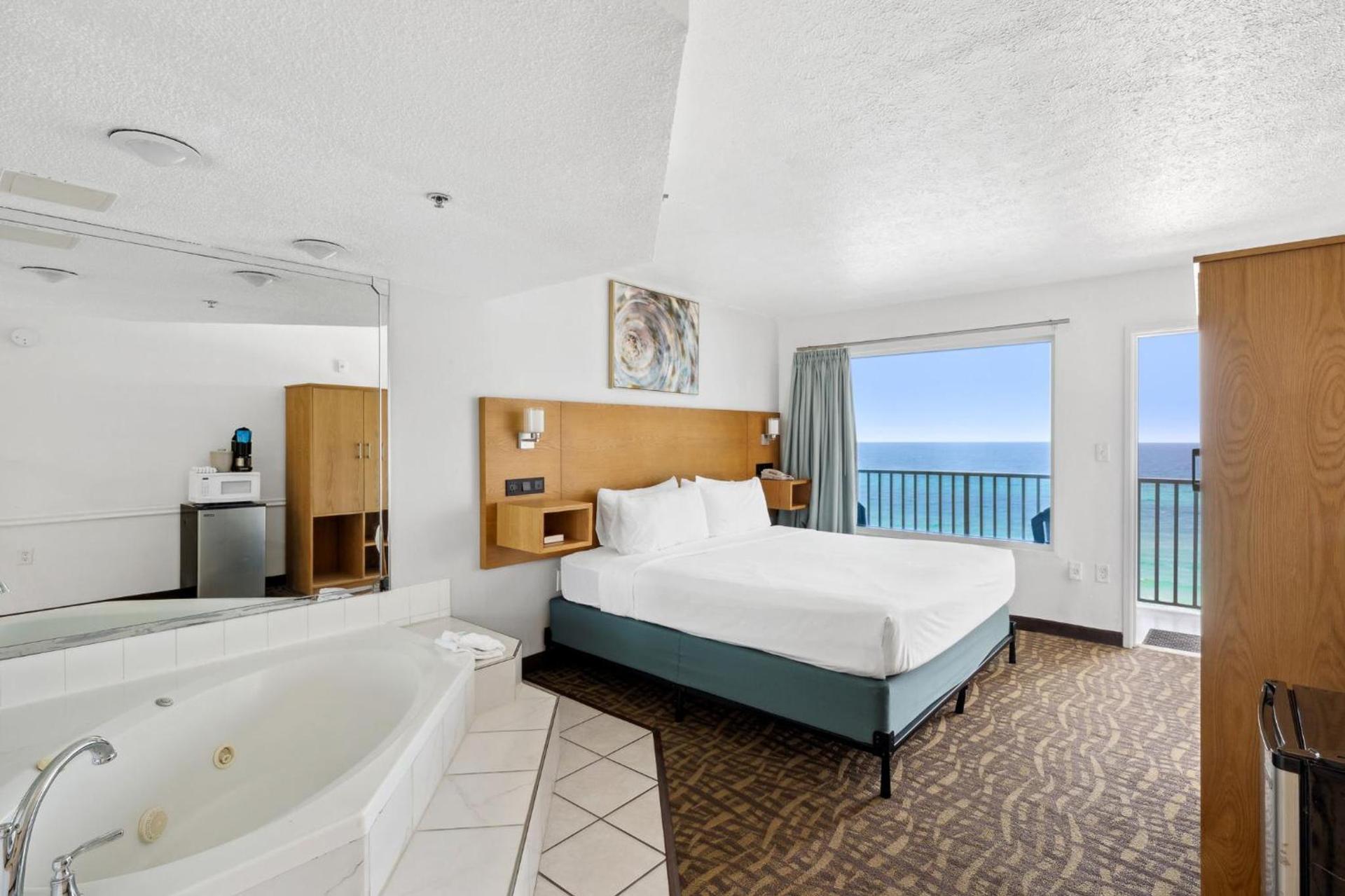 Beachcomber Beachfront Hotel, a By The Sea Resort photo 16