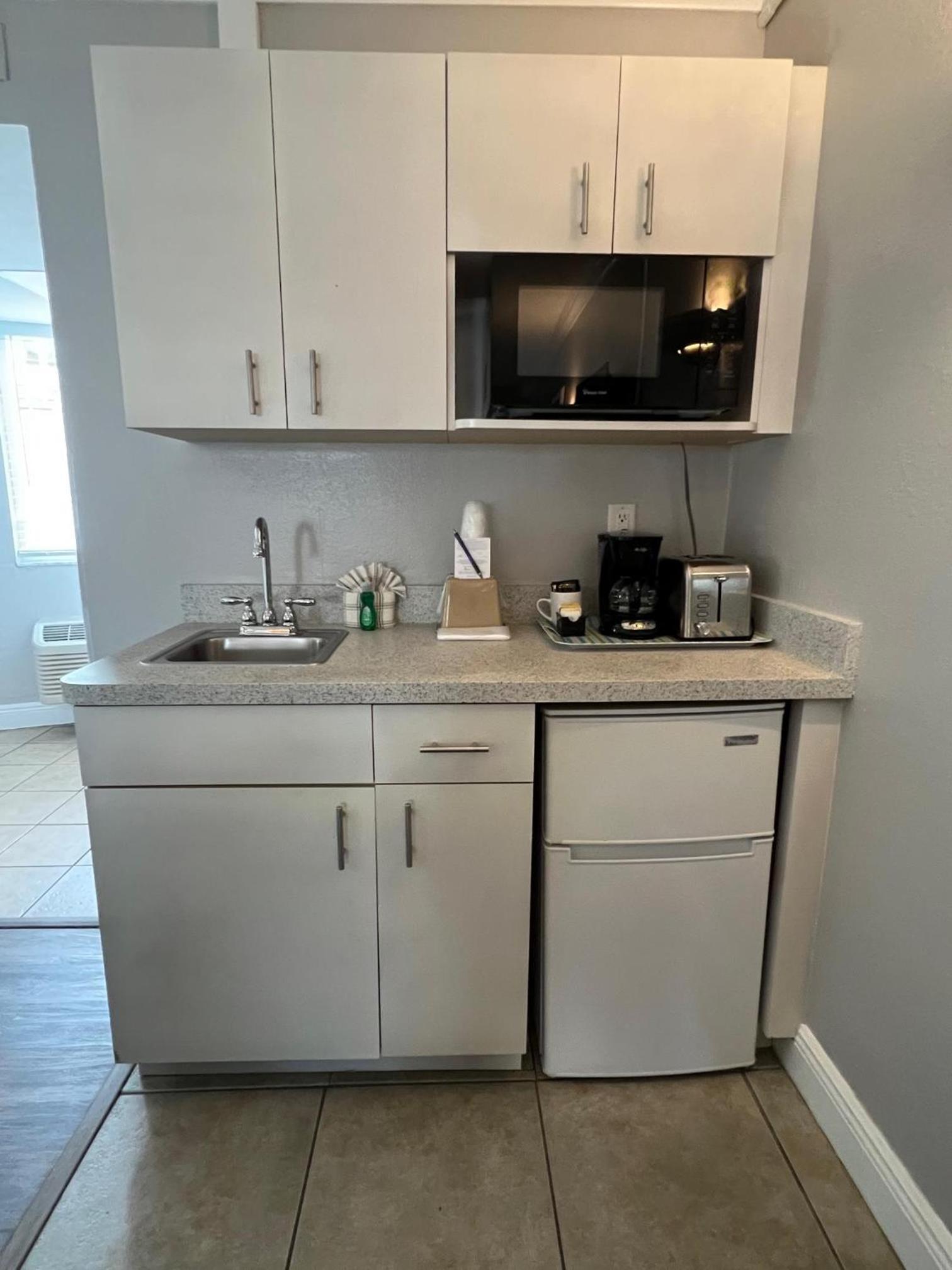 Pelican Pointe Clearwater Beach Hotel photo 41