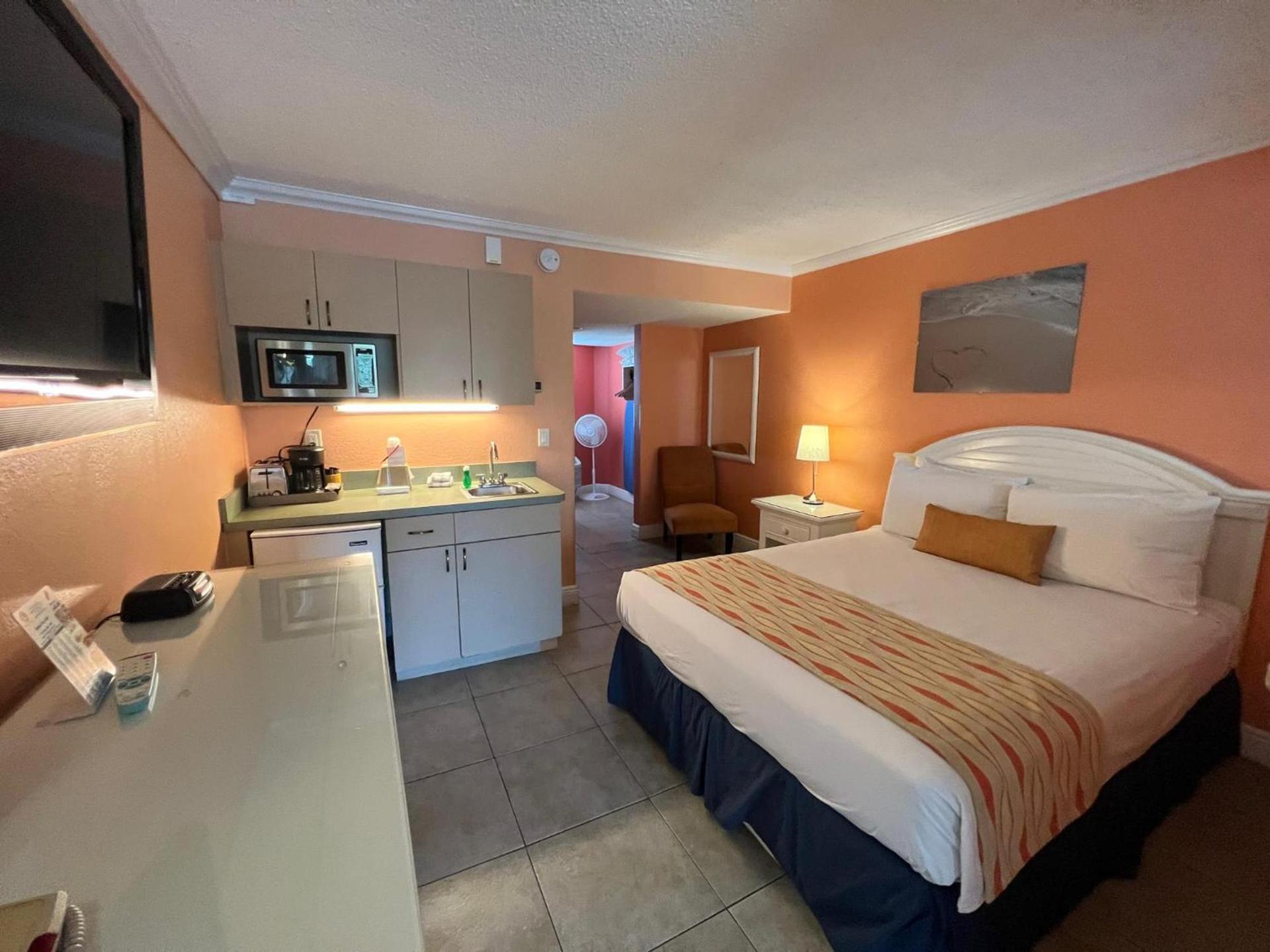 Pelican Pointe Clearwater Beach Hotel photo 44