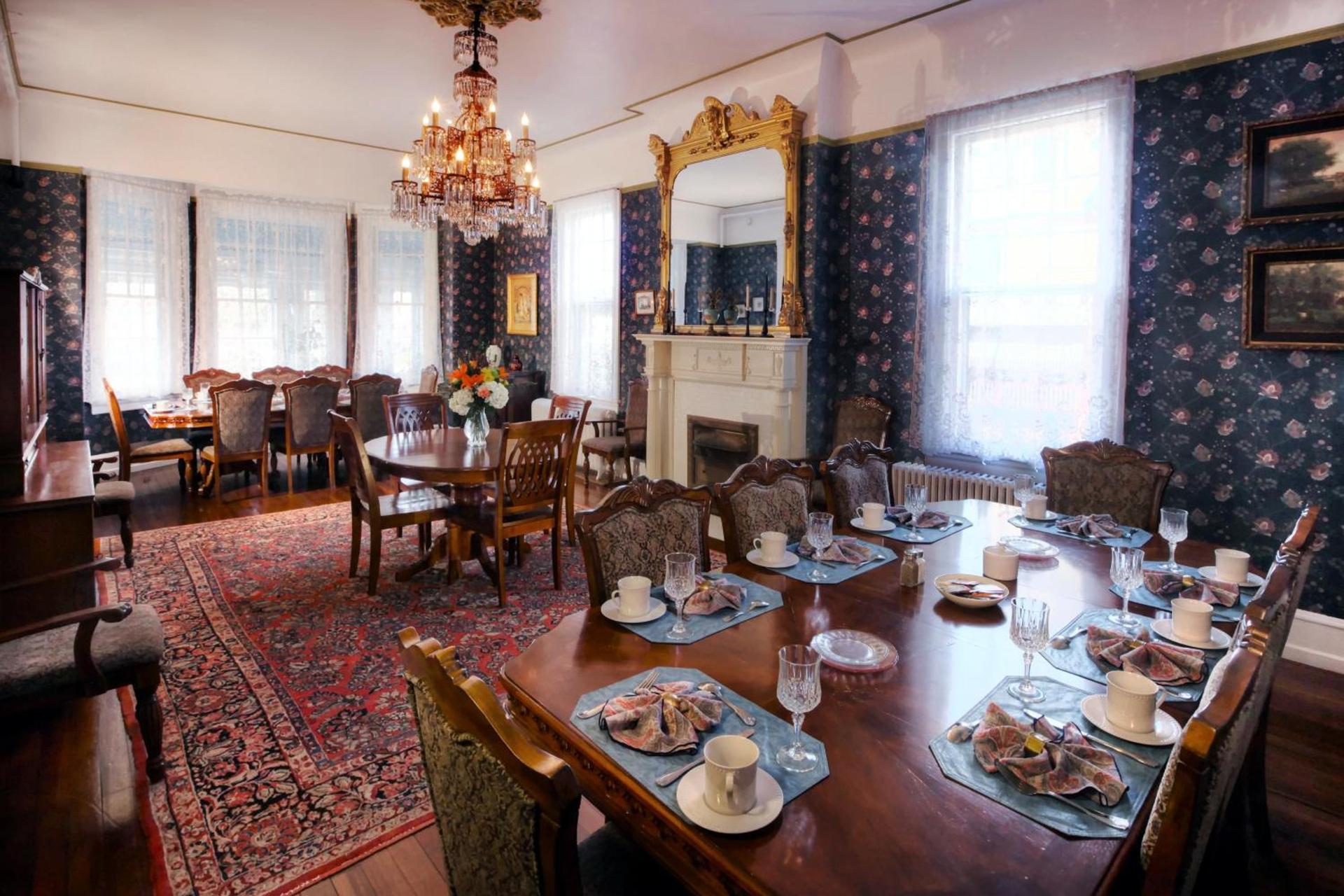 Wilbraham Mansion photo 34
