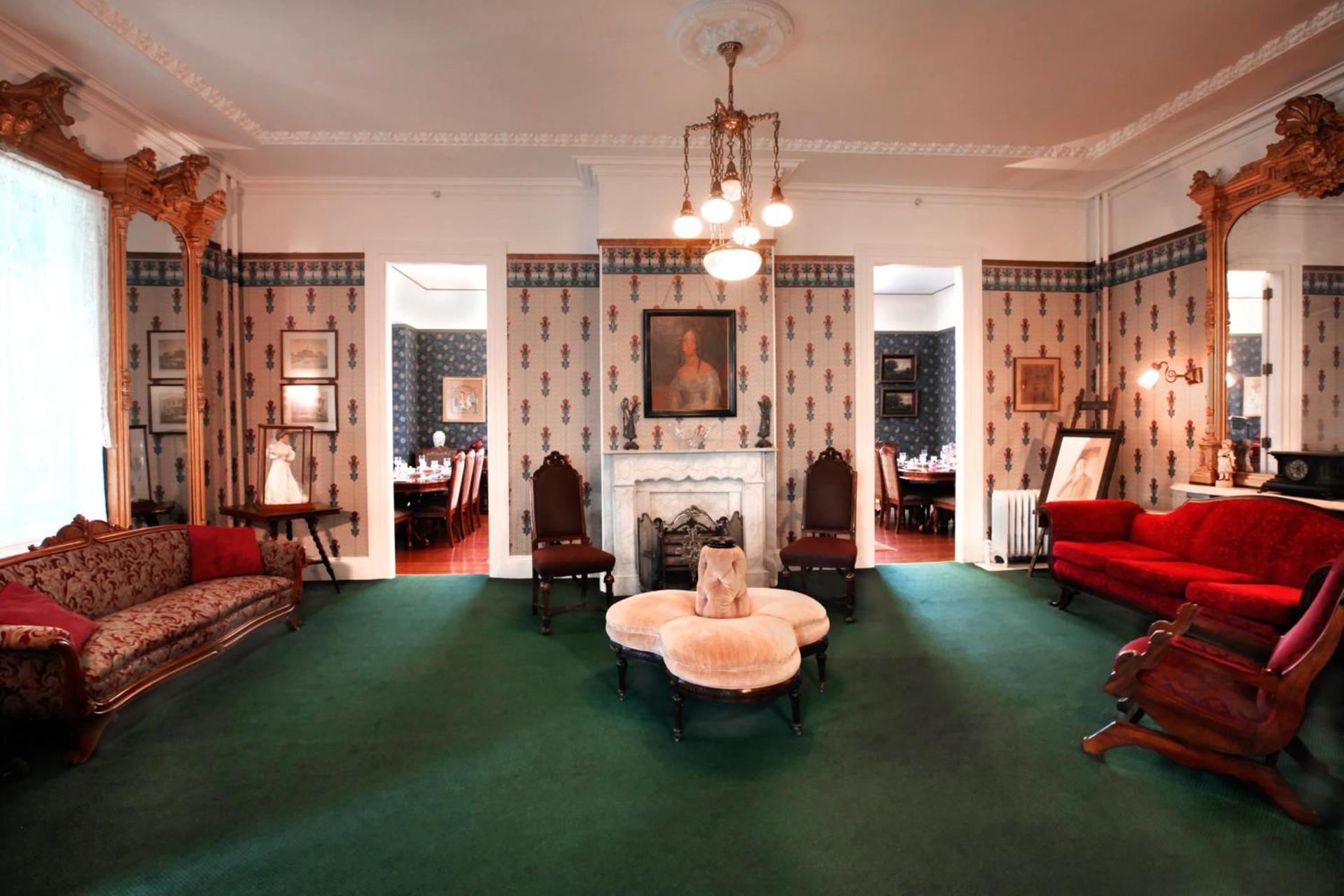 Wilbraham Mansion photo 30
