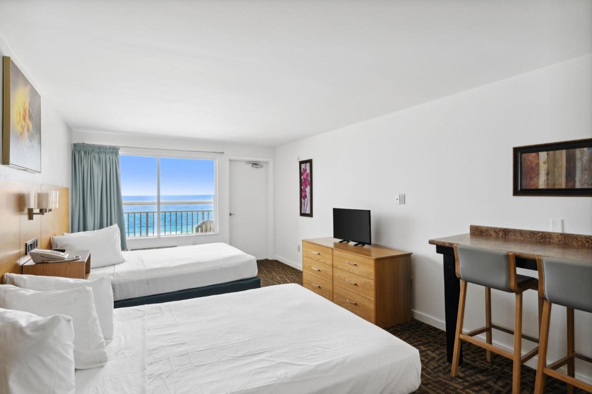 Palm & Tide Beachfront Hotel photo 17