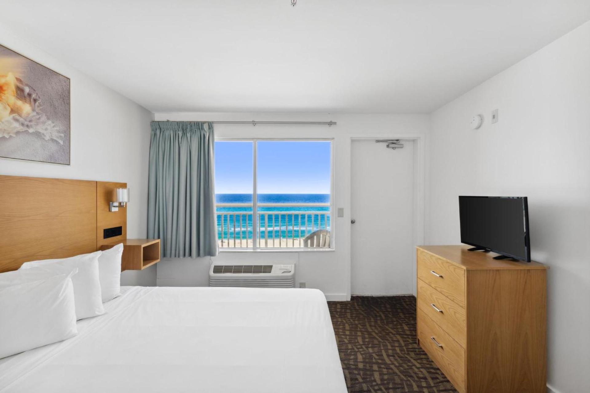 Palm & Tide Beachfront Hotel photo 36