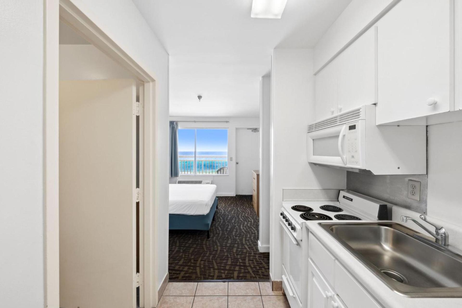 Palm & Tide Beachfront Hotel photo 35