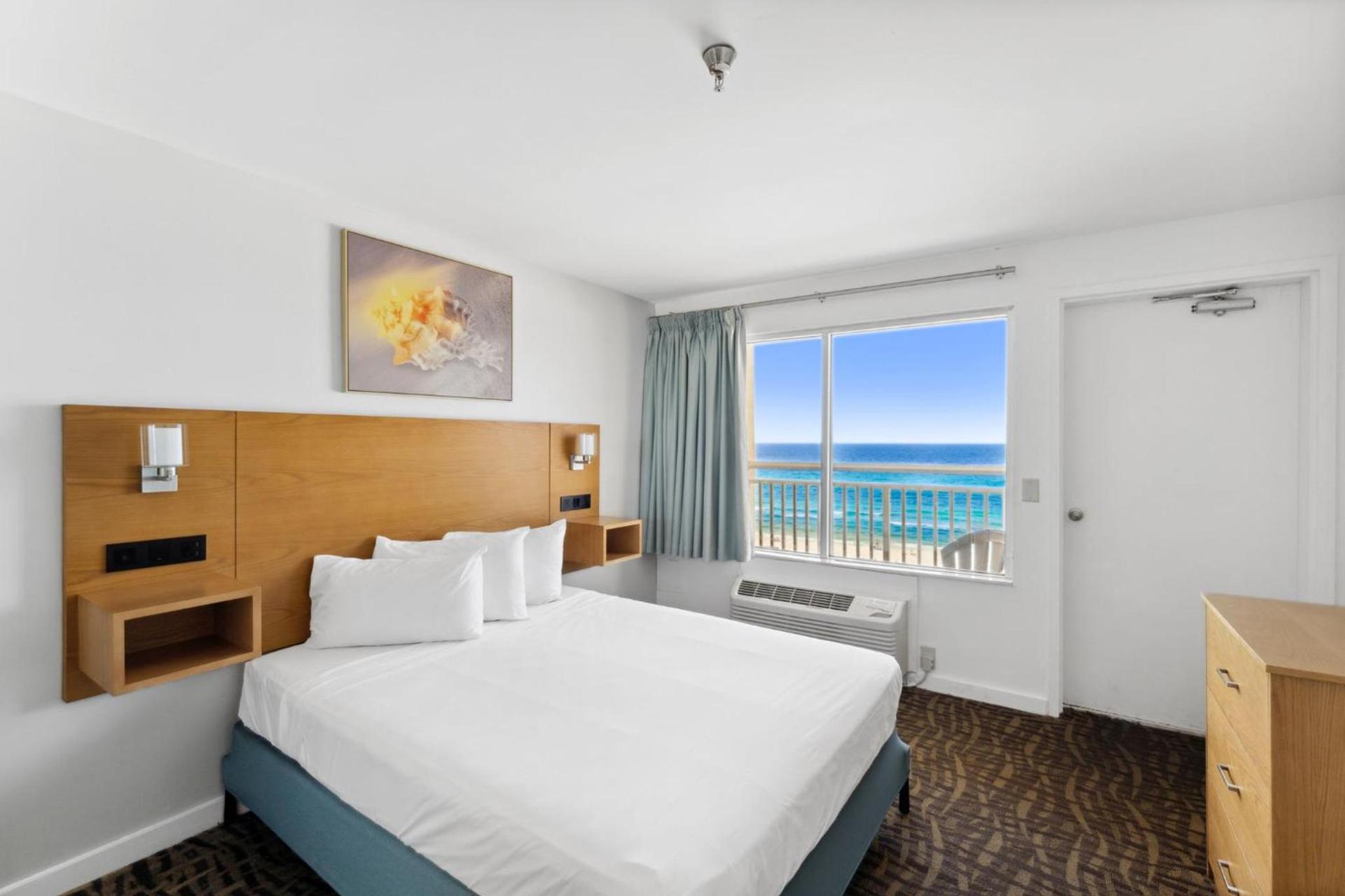 Palm & Tide Beachfront Hotel photo 33