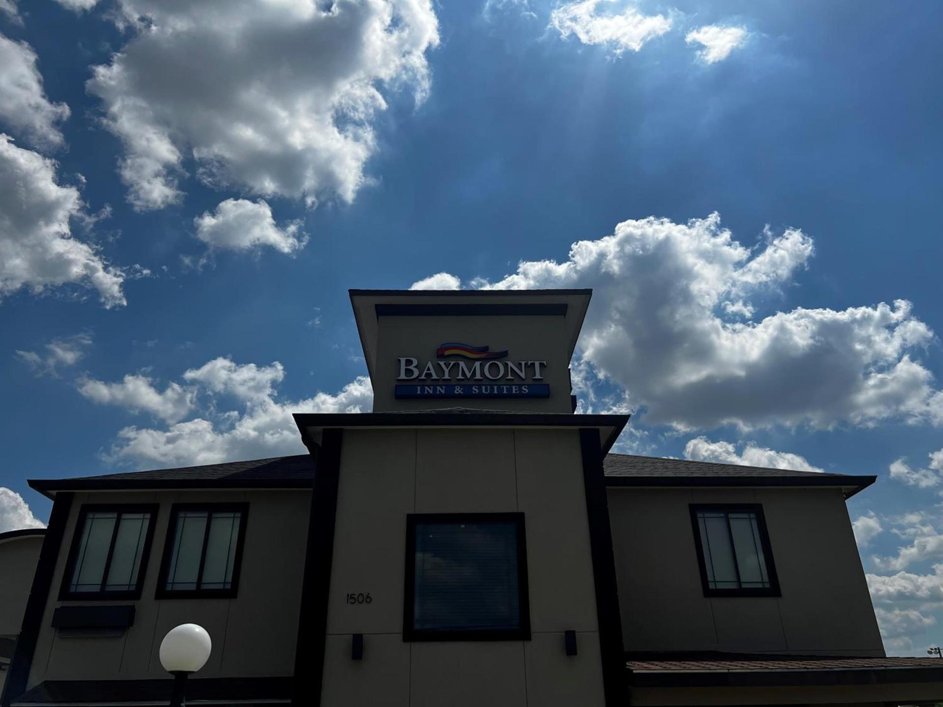 Baymont by Wyndham Bryan College Station photo 18