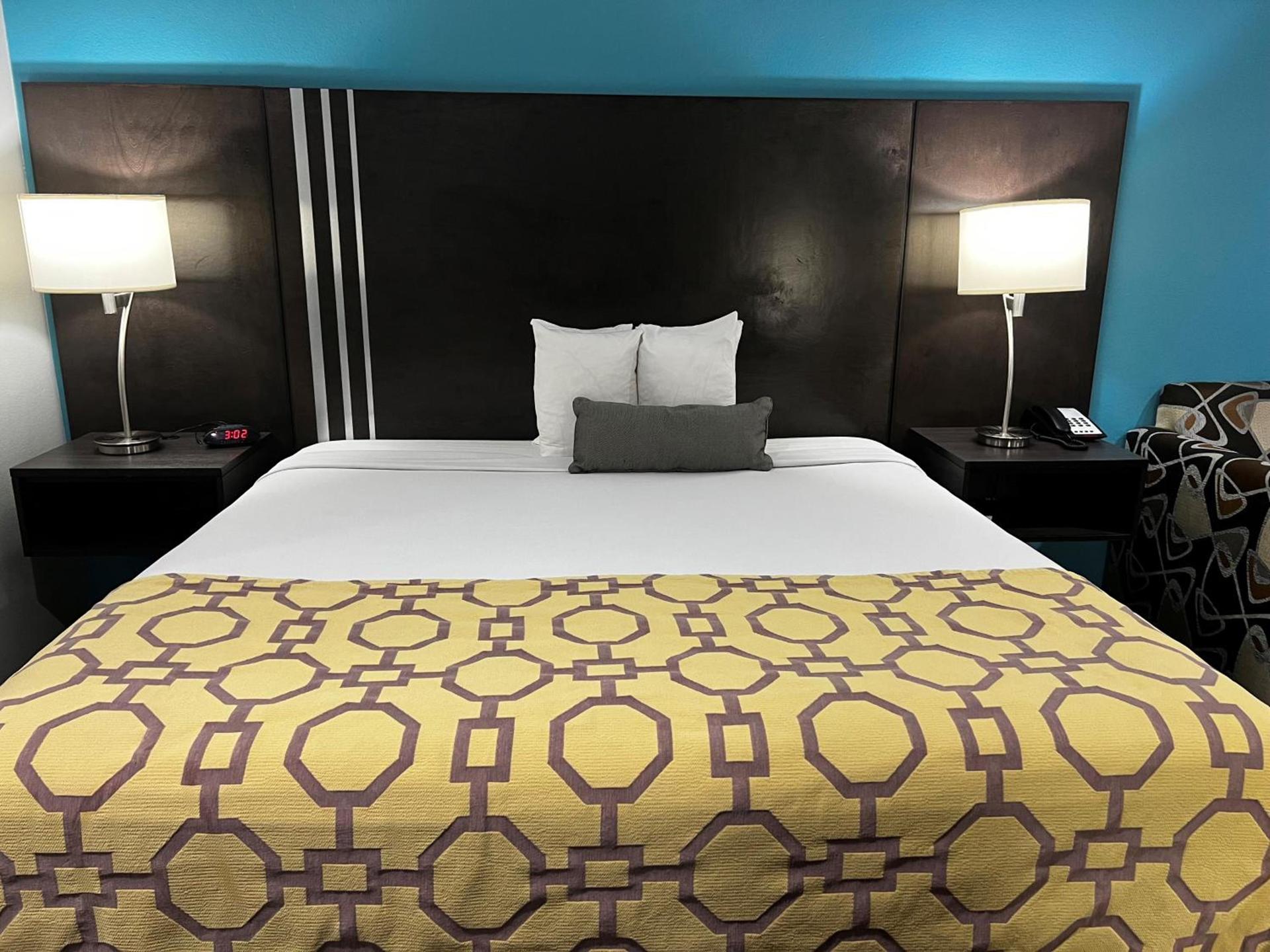 Baymont by Wyndham Bryan College Station photo 27