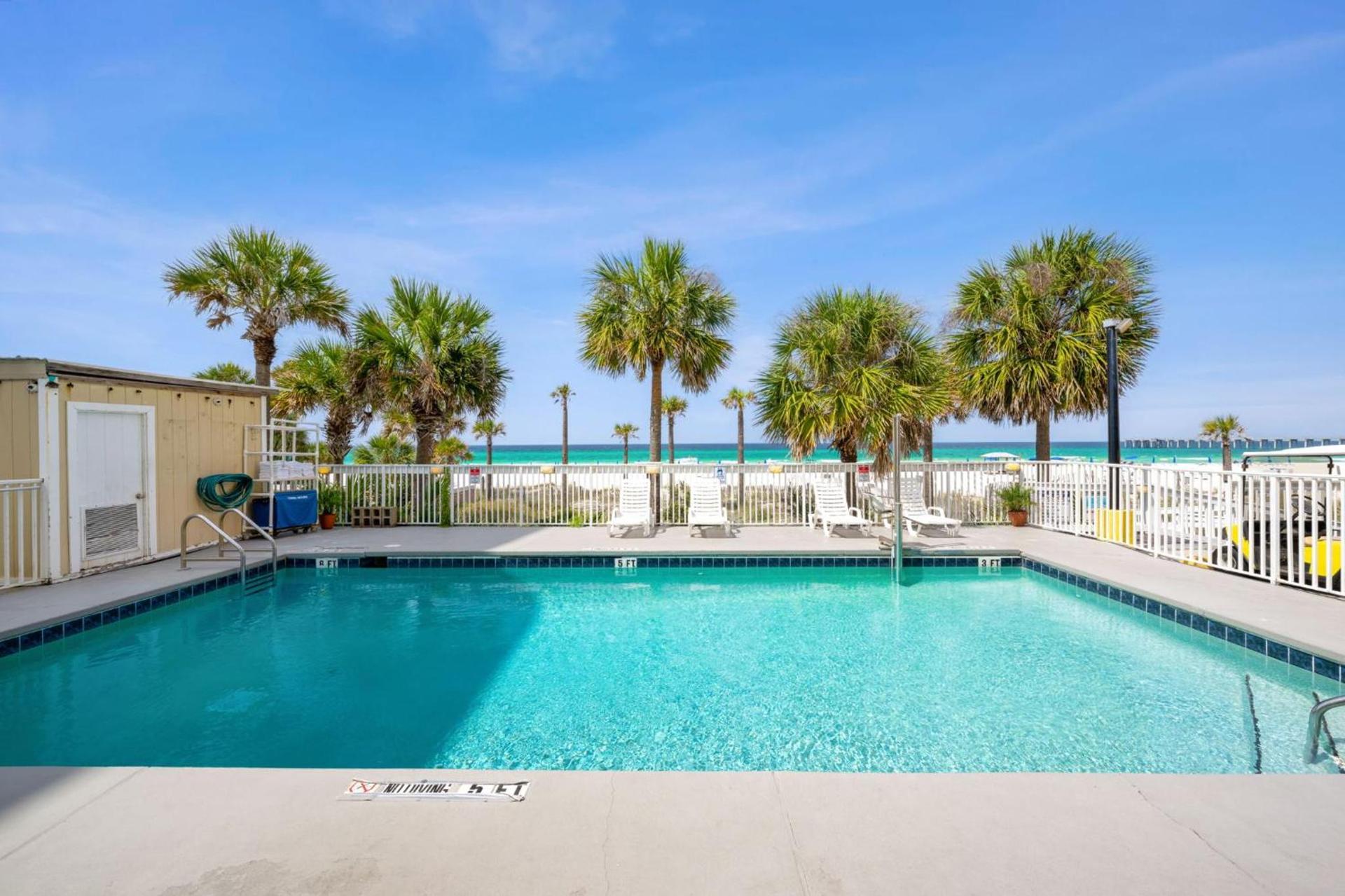 Palm & Tide Beachfront Hotel photo 48