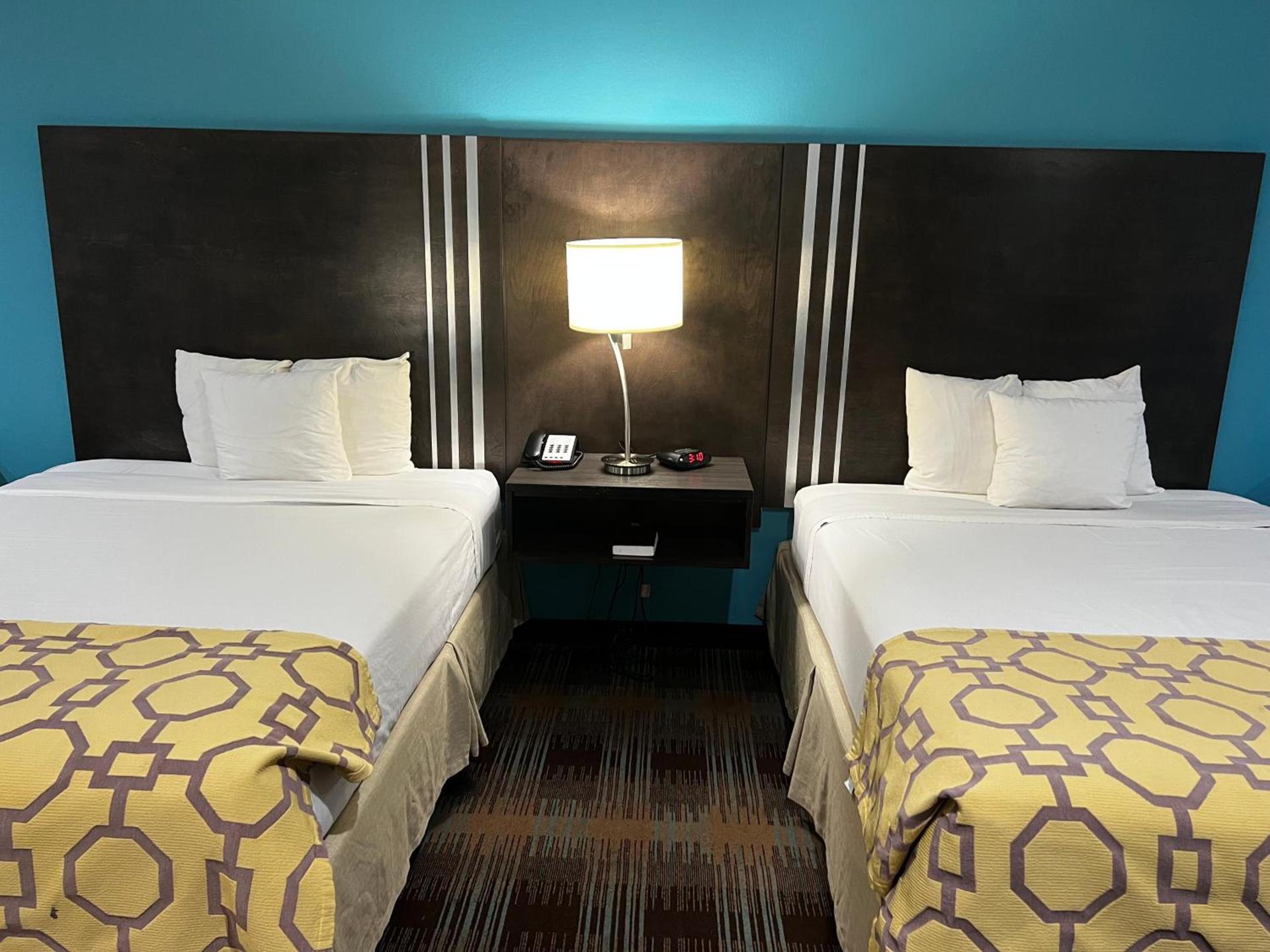 Baymont by Wyndham Bryan College Station photo 35