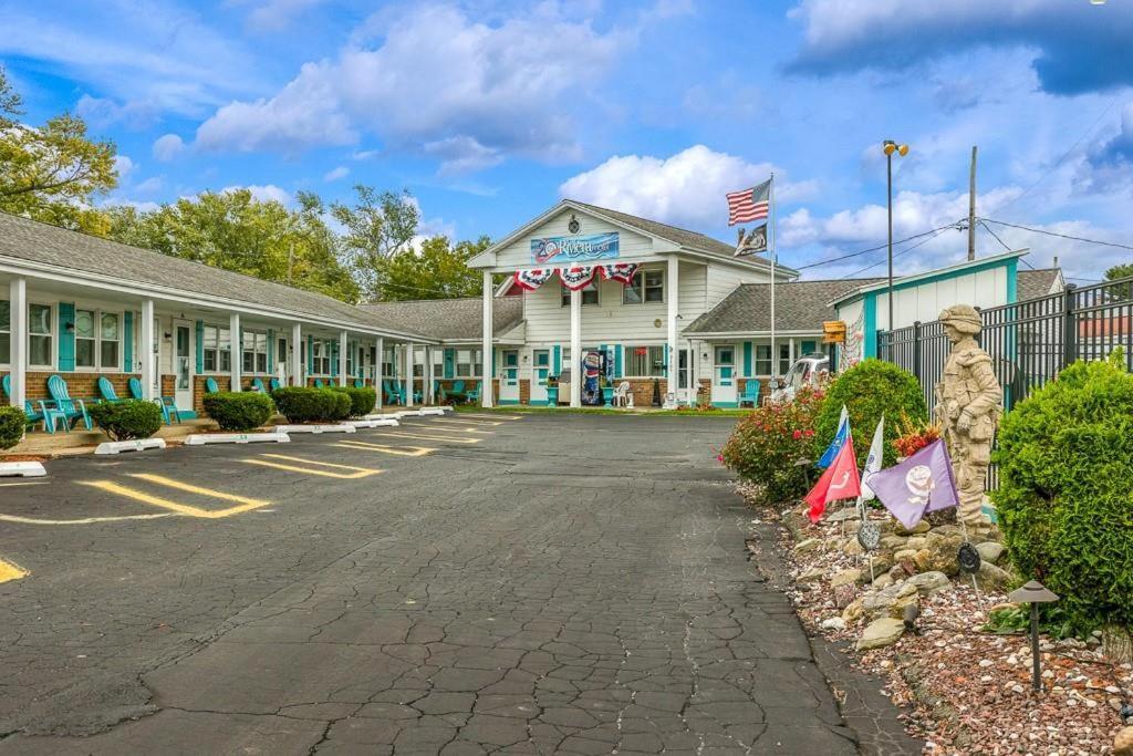 Riviera Motel photo 1