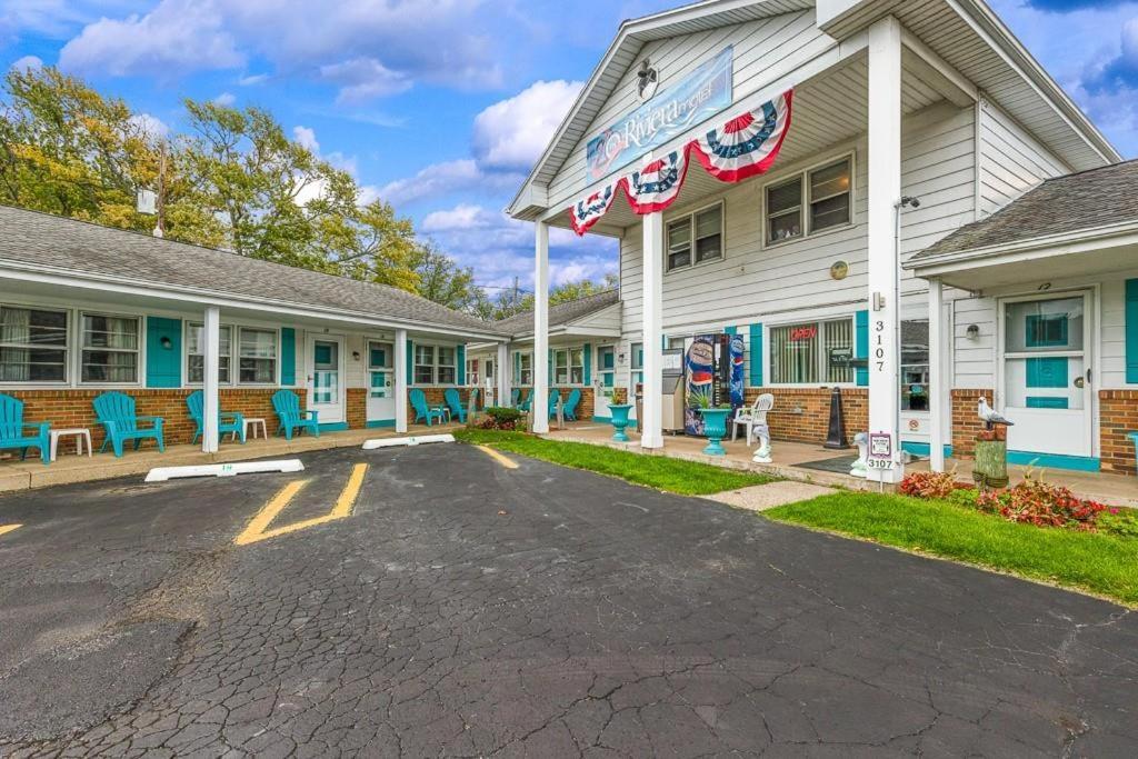 Riviera Motel photo 16
