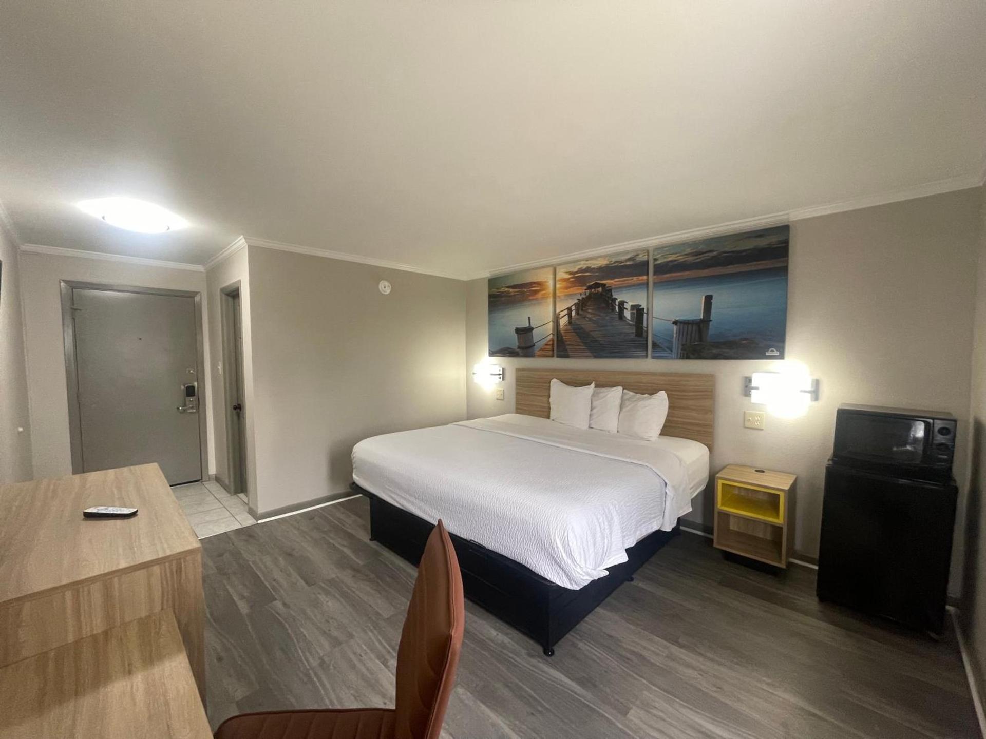 Days Inn by Wyndham Slidell photo 7