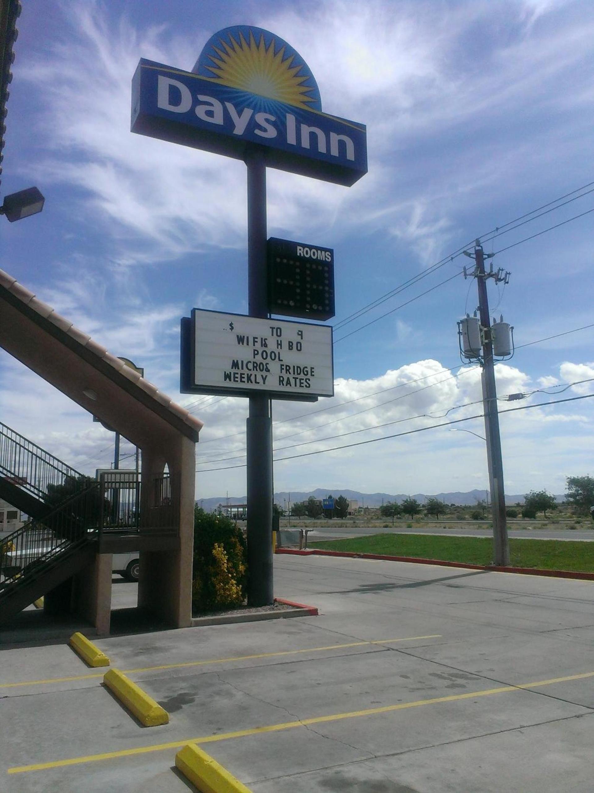 Days Inn by Wyndham Kingman East photo 33