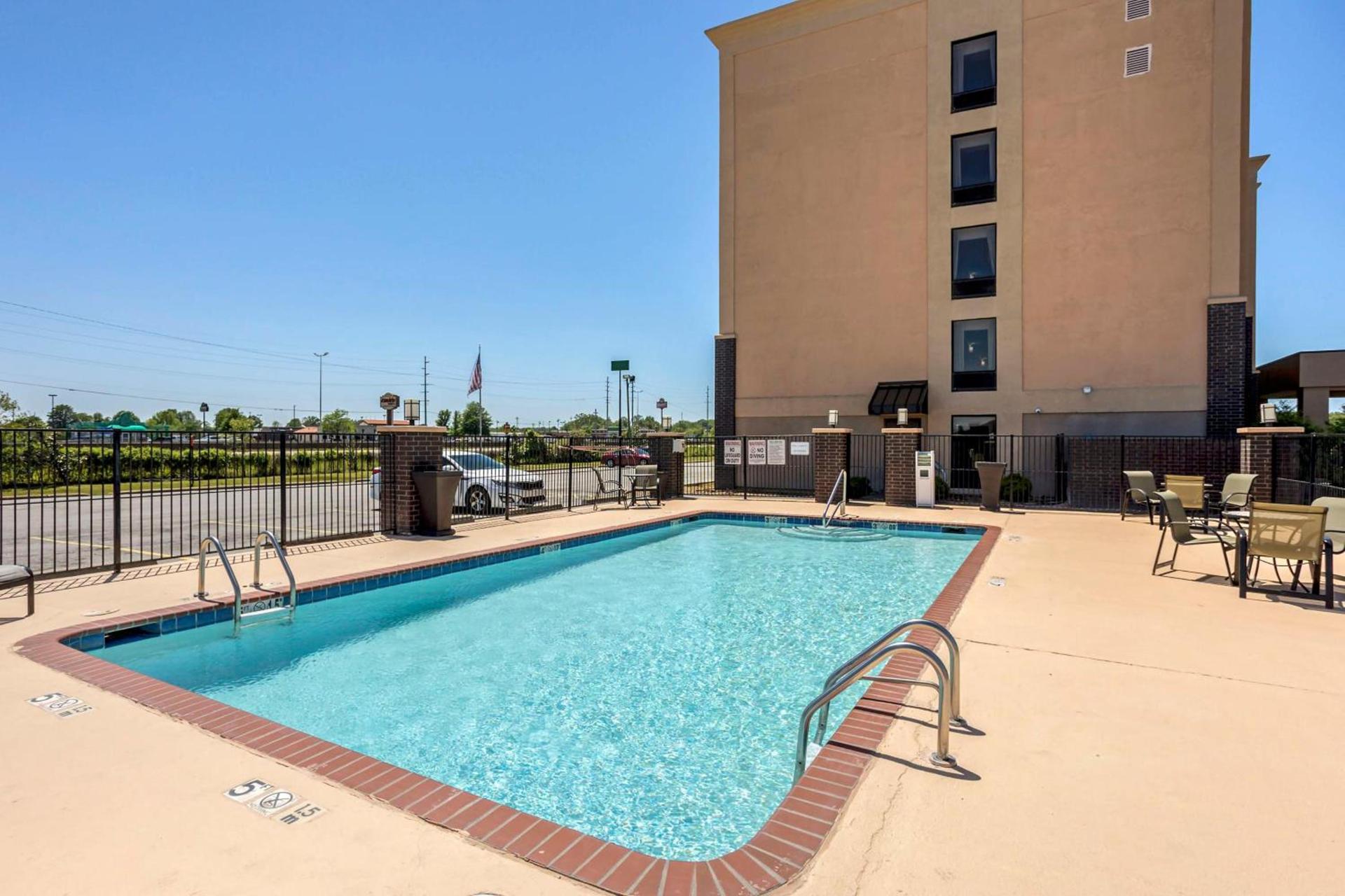 Best Western Plus- Jonesboro photo 8