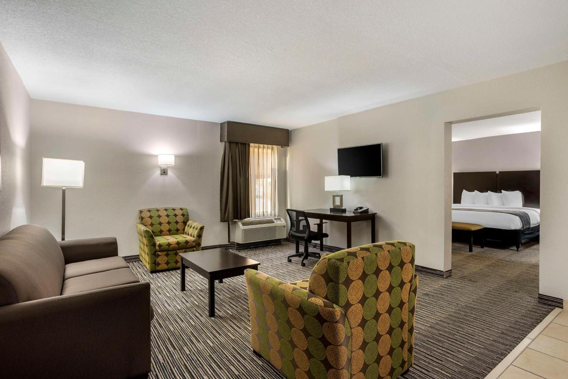Best Western Plus- Jonesboro photo 6